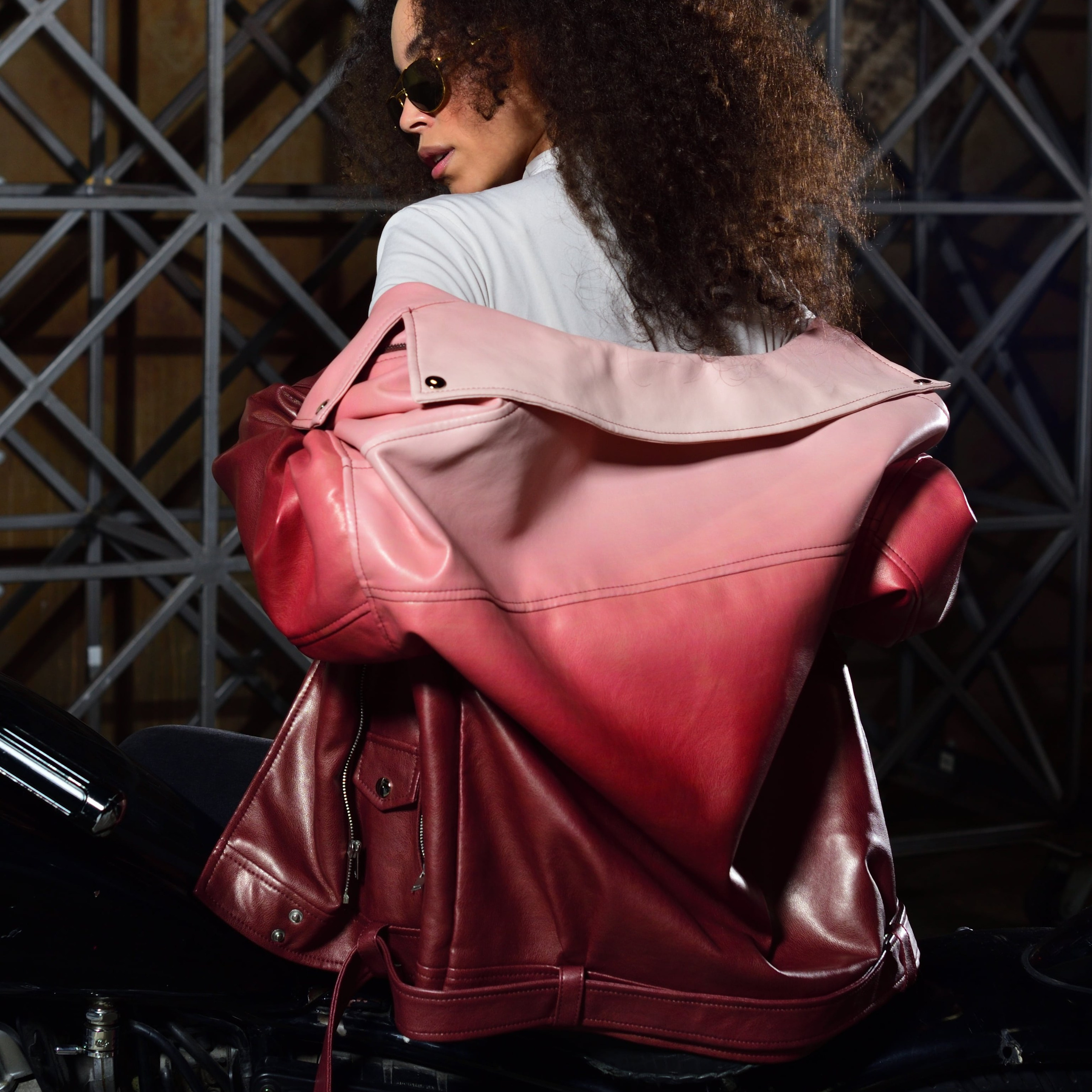 Женская одежда-предметная съемка для маркетплейсов old | Sale Easy