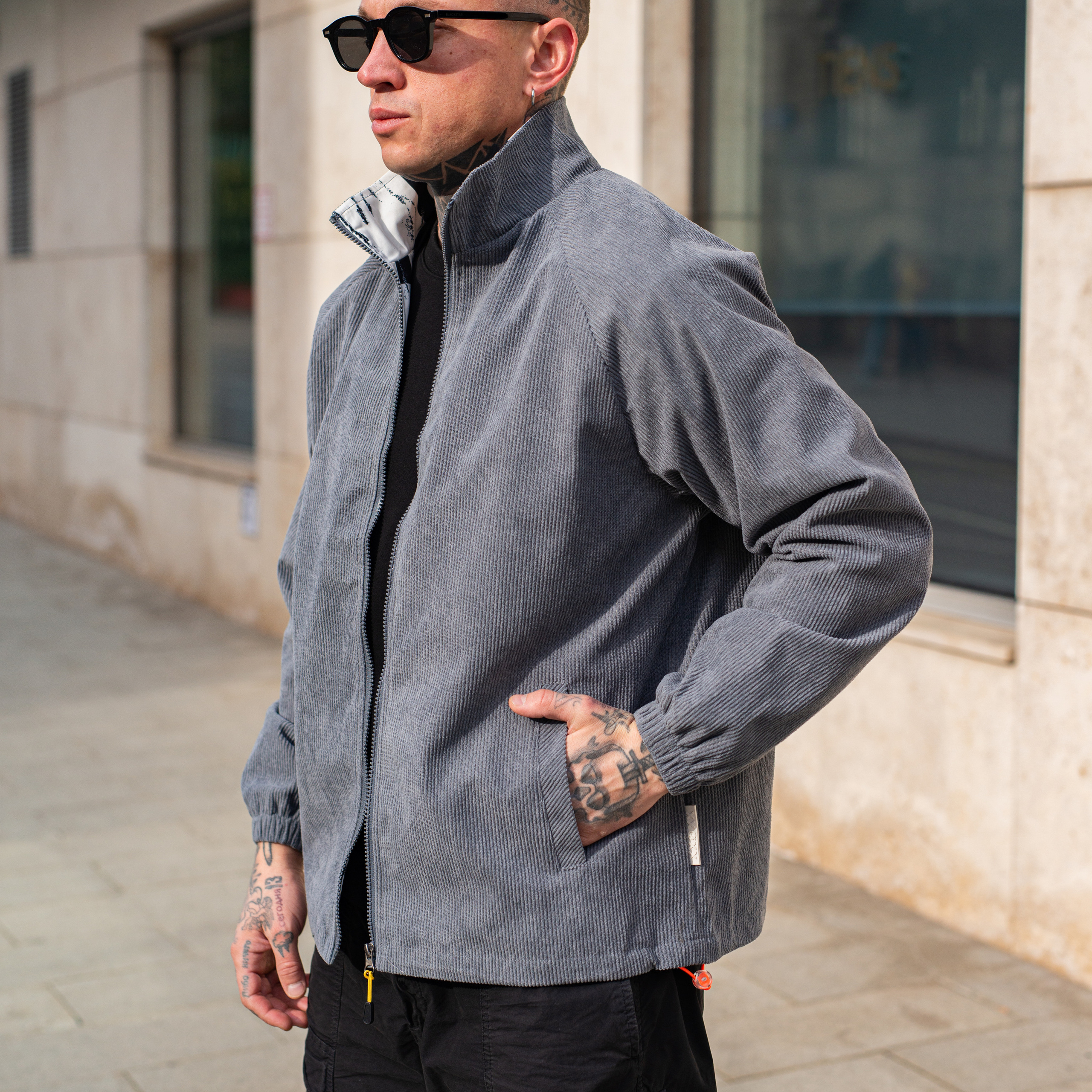 Предметное фото - стильные мужские одежды.