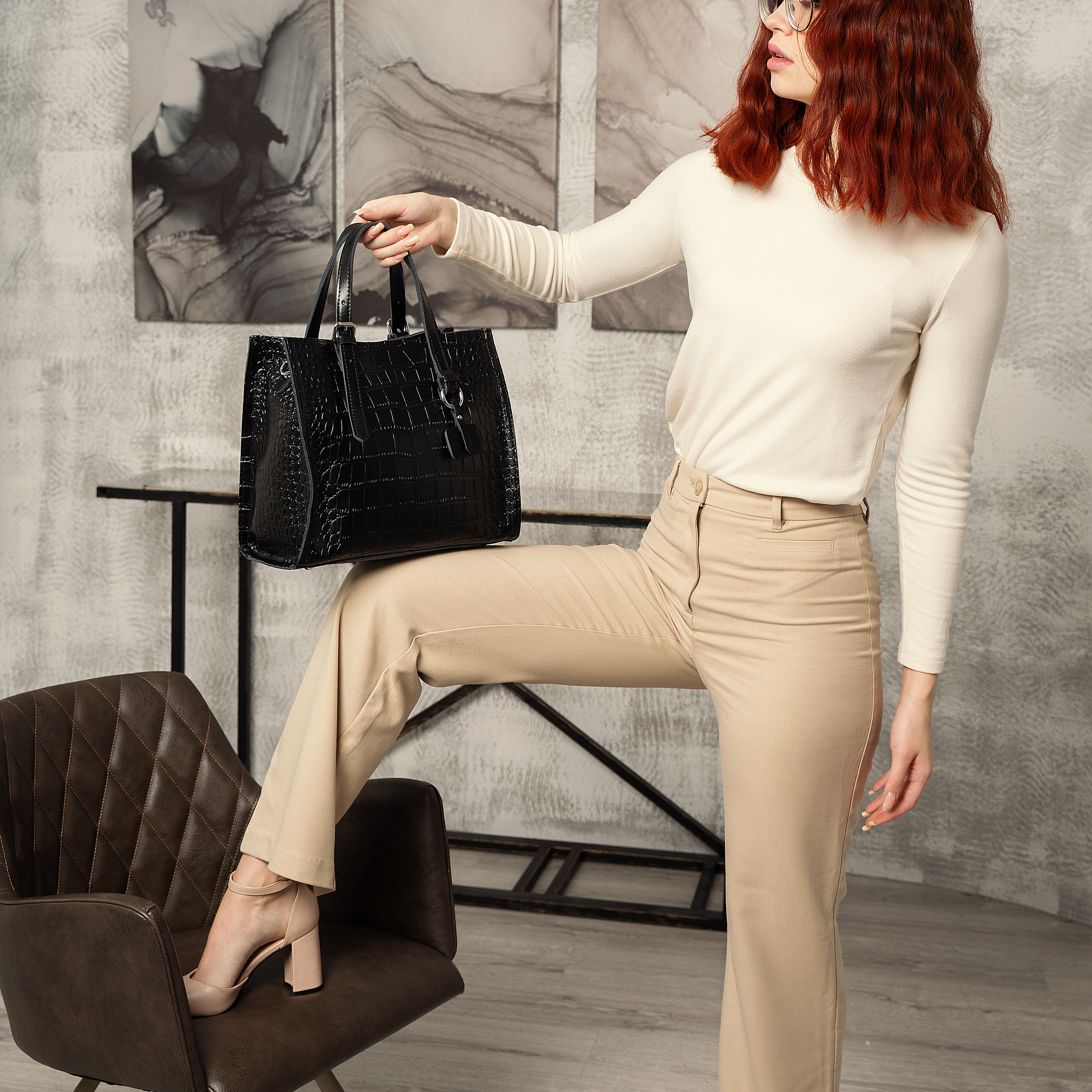 Предметное фото сумок - удобные и элегантные варианты для разных случаев.