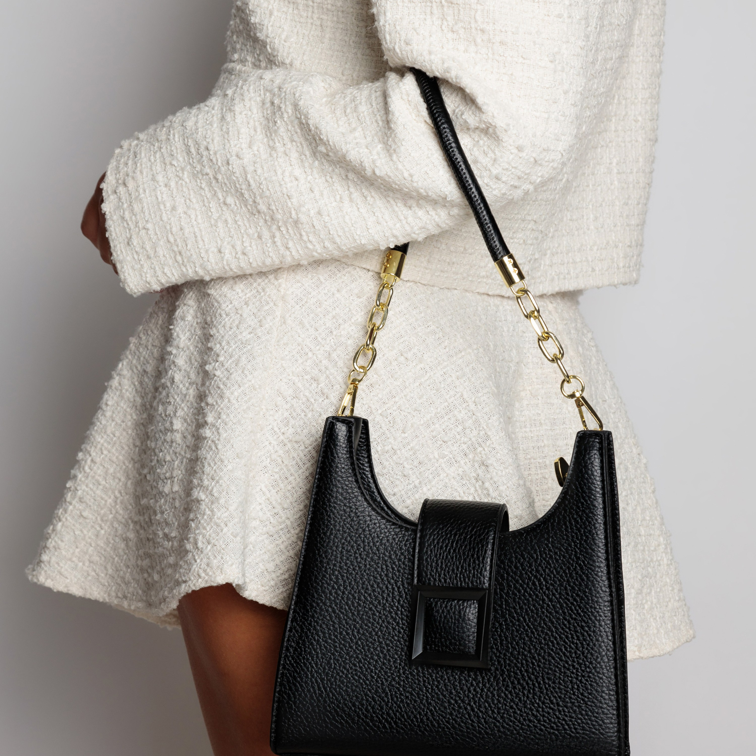 Креативная съемка, подчеркивающая разнообразие моделей и цветов.