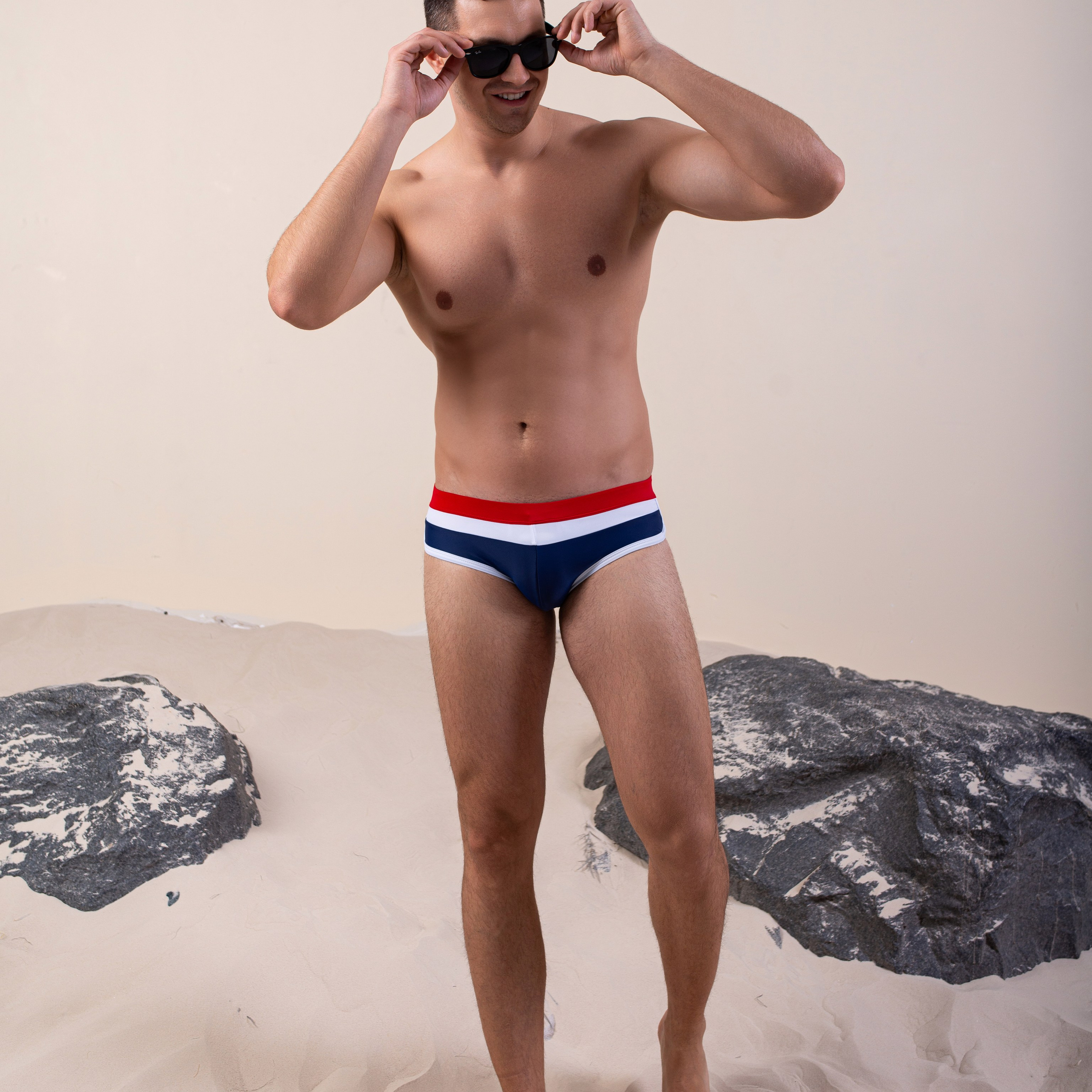 Креативная съемка для подчеркивания аксессуаров и дополнительных деталей