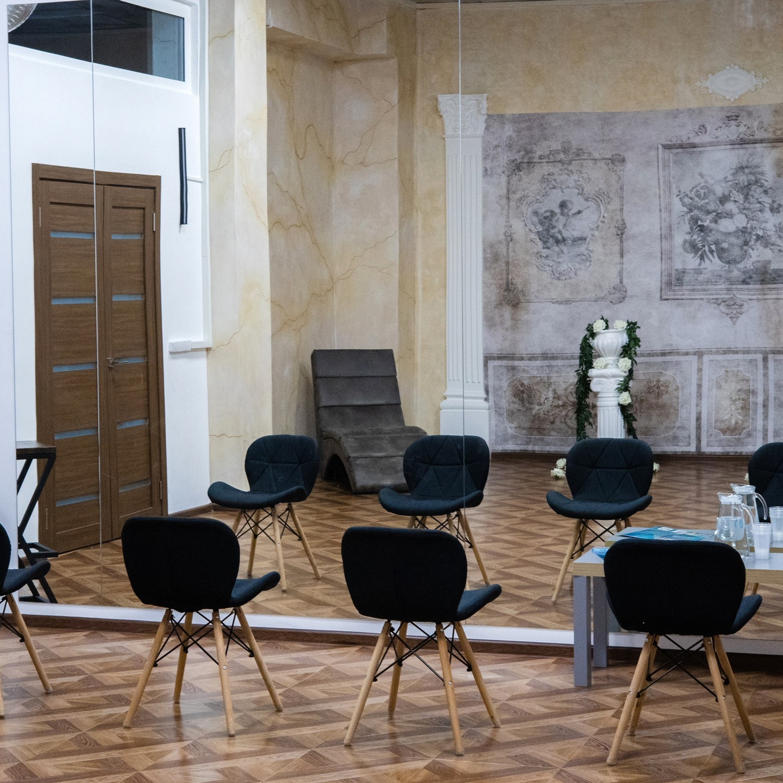 Тейя — Зал Интерьерный