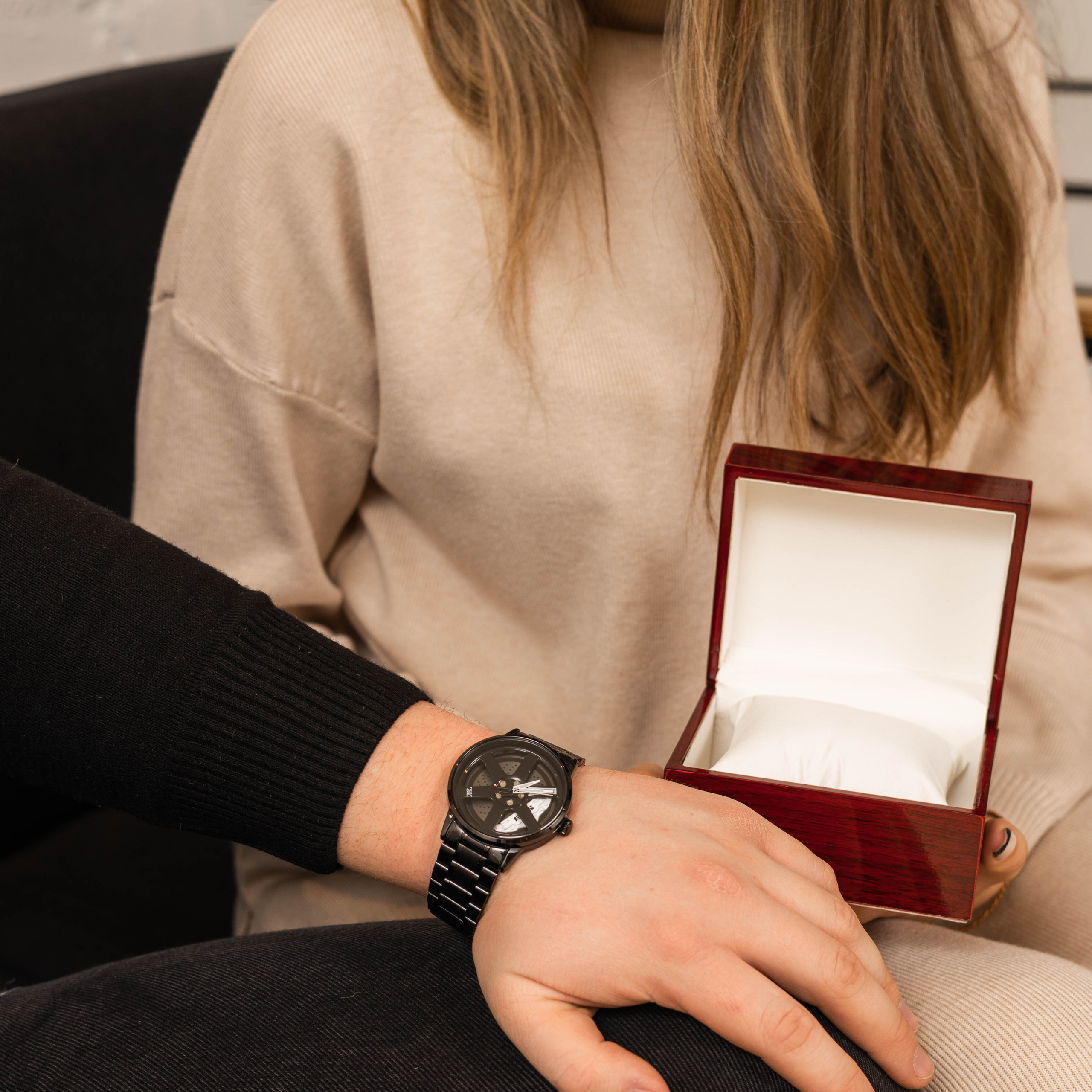 Предметное фото часов - стильный акцент, подчеркивающий ваш утонченный вкус.