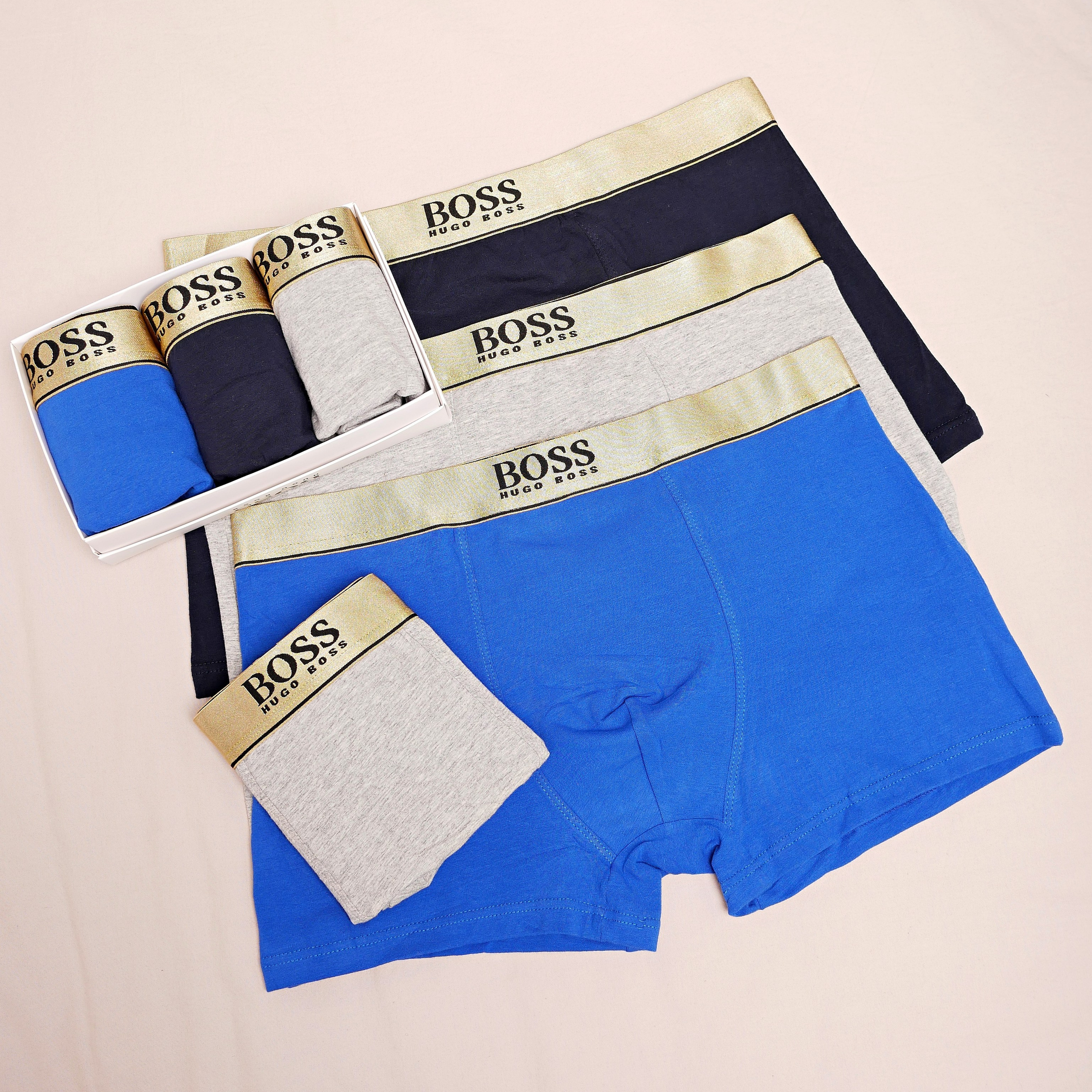 Креативная съемка с использованием необычных ракурсов для выделения дизайна