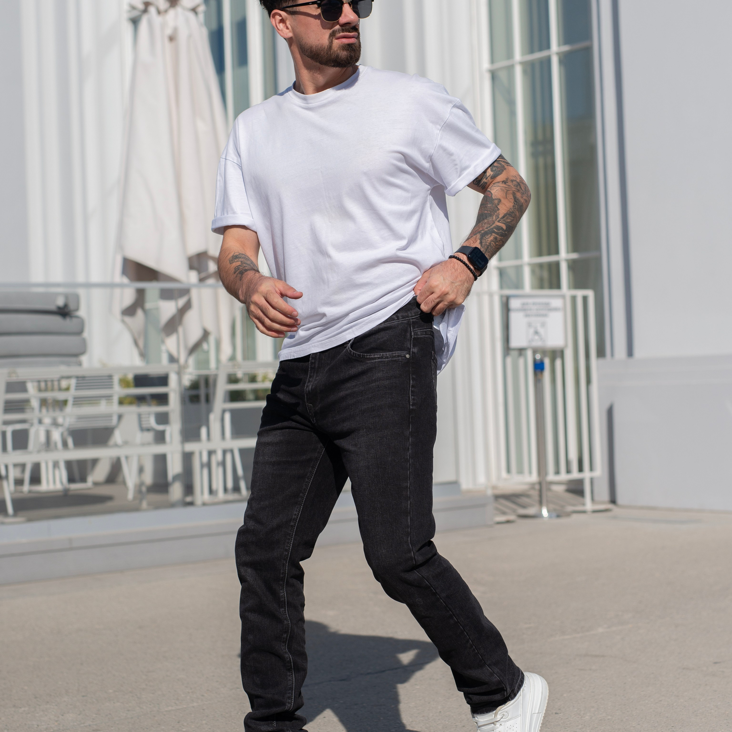 Съемка с акцентом на прочность и долговечность одежды