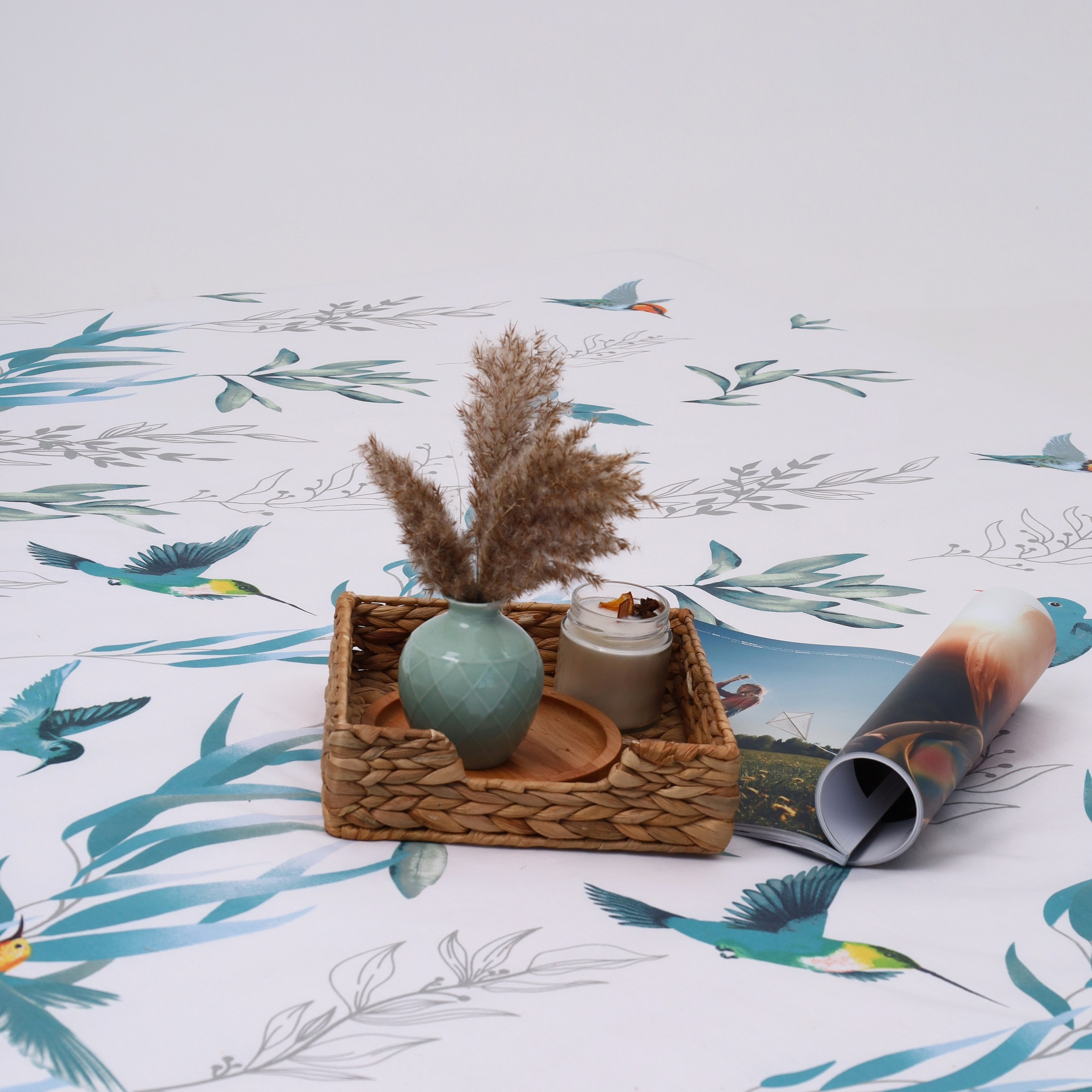 Съемка постельного белья с акцентом на нежные фактуры и изысканные детали.