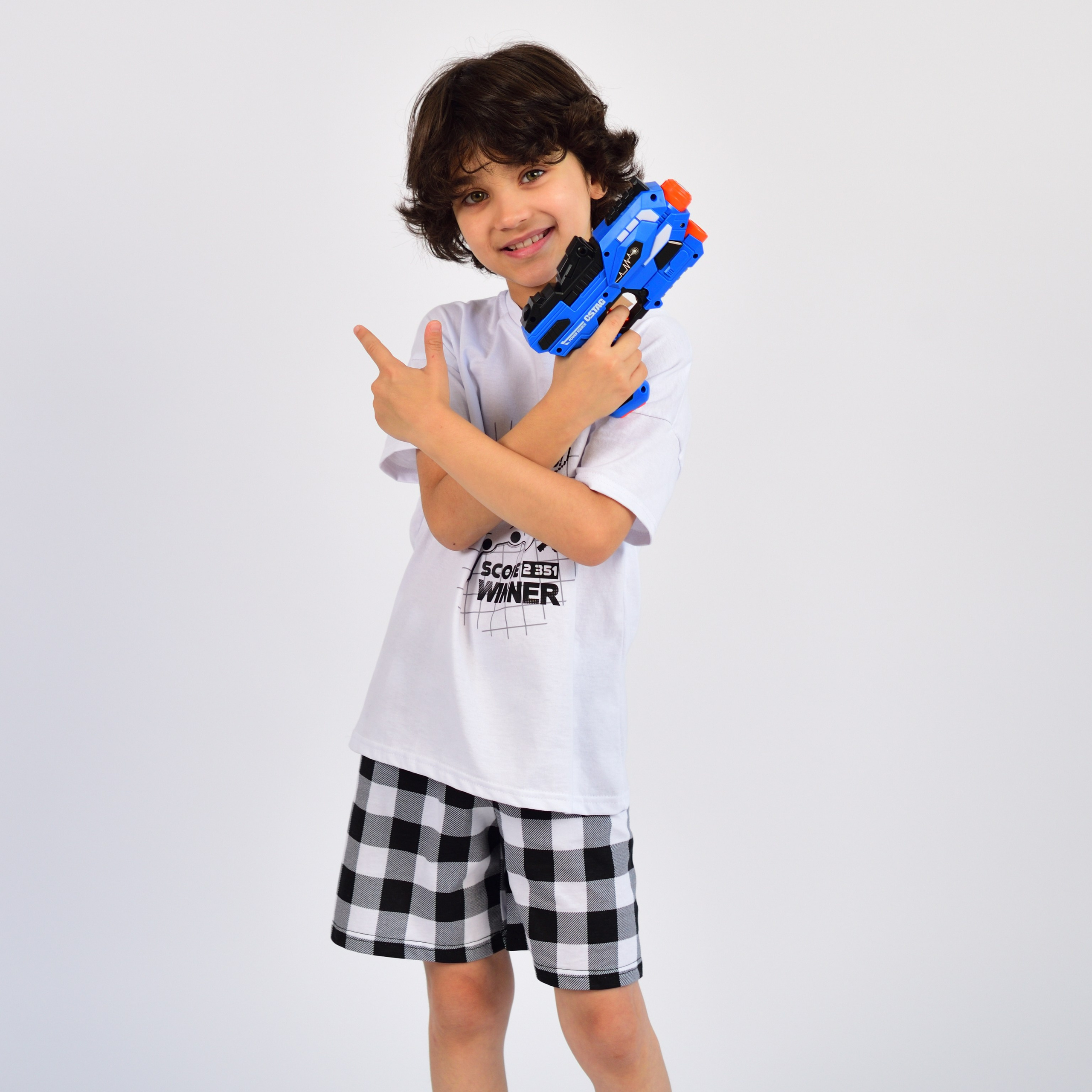 Предметная съемка детских товаров, показывающая, как они вдохновляют на творчество и игру.