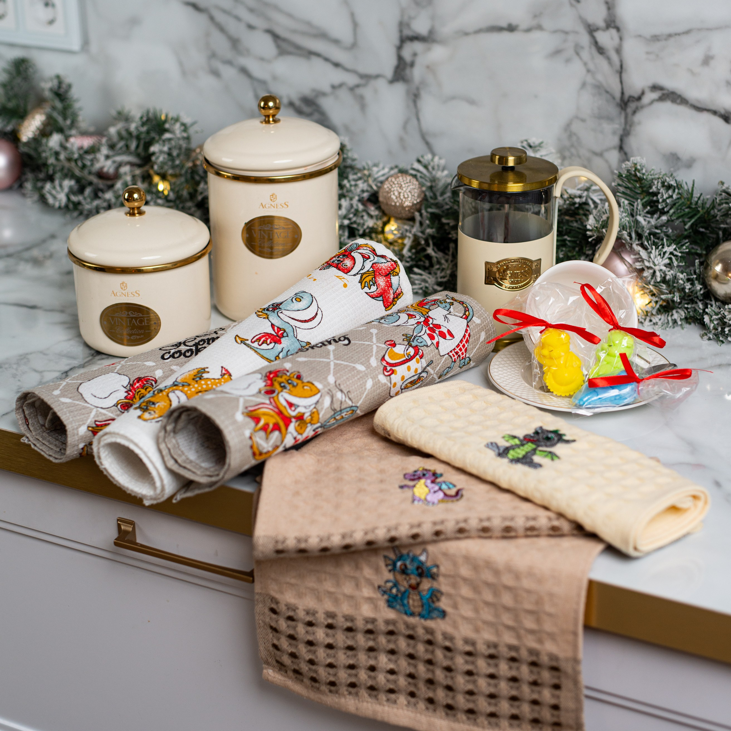 Предметное фото - удобные и элегантные предметы для организации пространства.