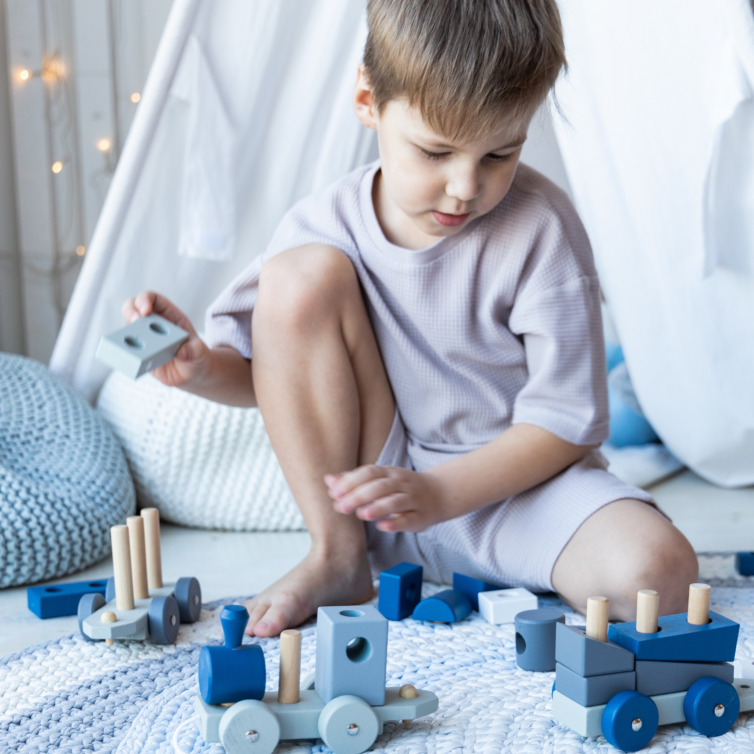Предметное фото детских товаров - радость и веселье вашего ребенка в каждой игрушке и аксессуаре.