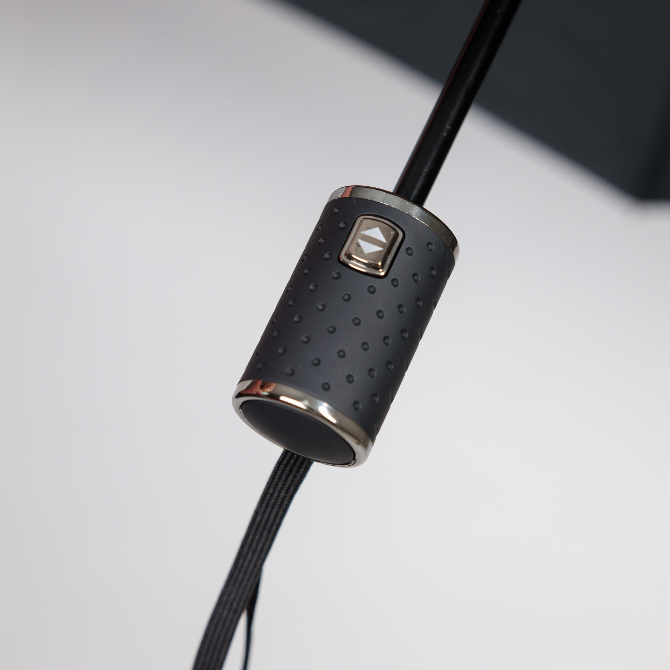 Предметная съемка аксессуаров – создает образ роскоши и стиля через изысканные детали.