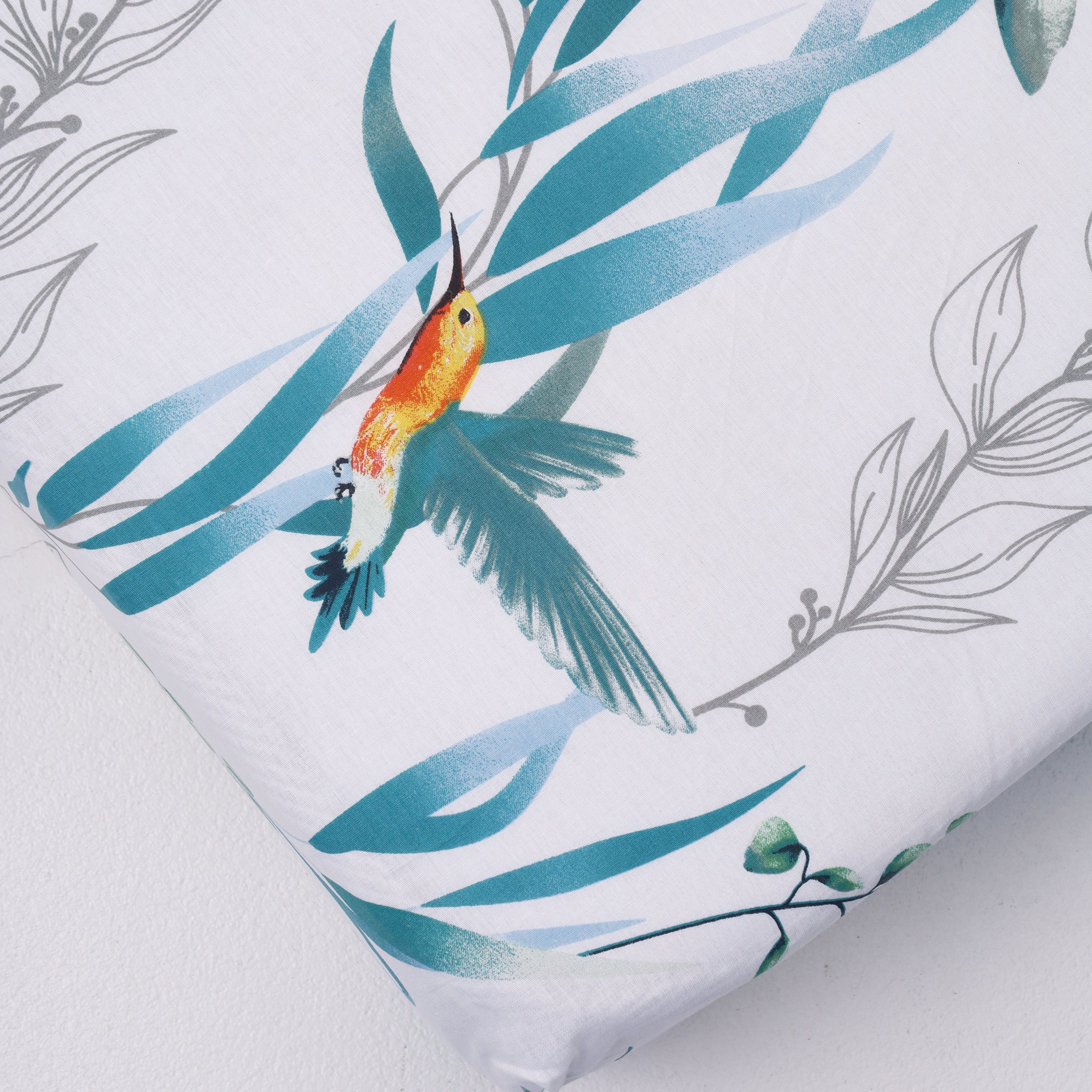 Эстетичная съемка для акцента на утонченный стиль и уют домашнего текстиля.