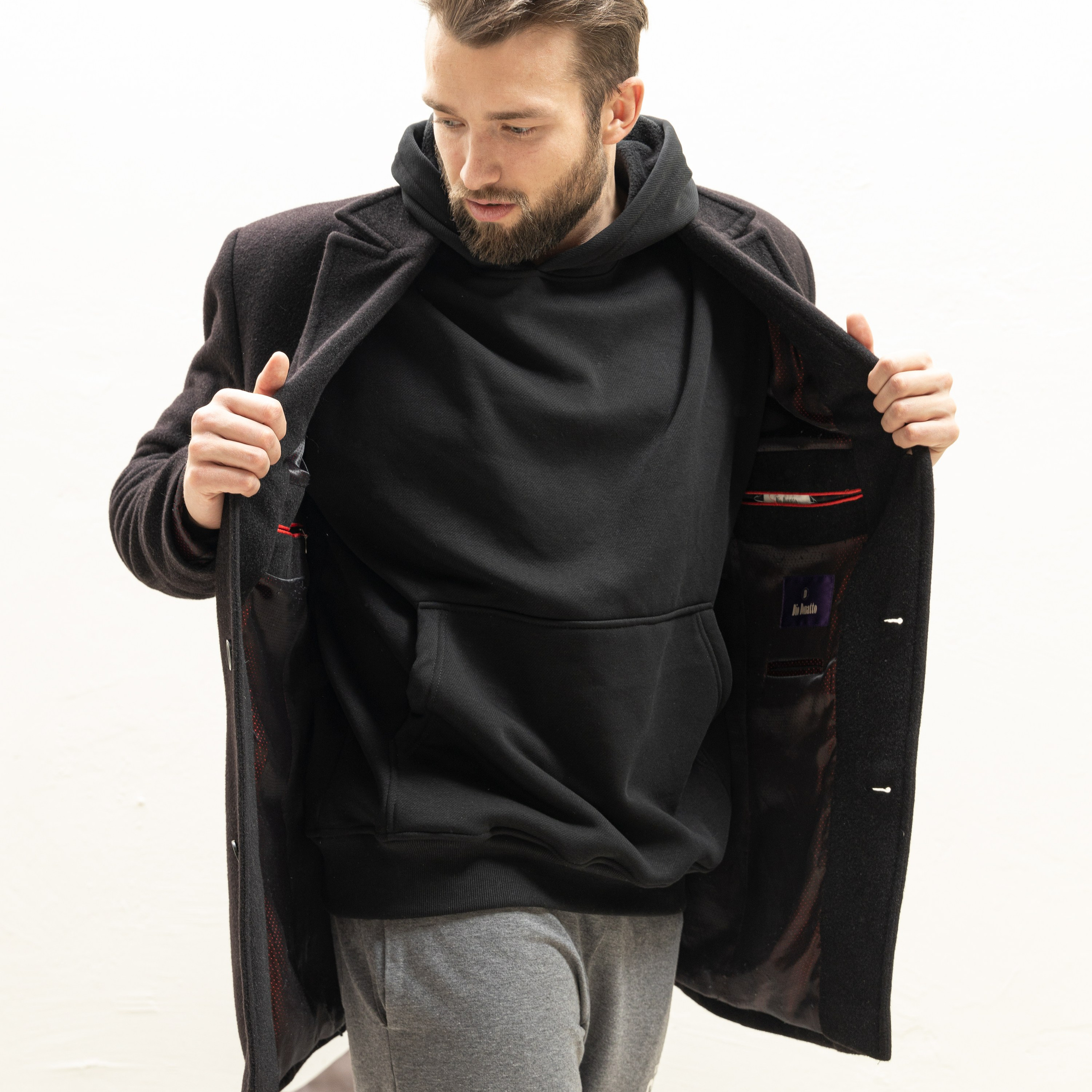 Предметное фото - элегантные мужские наряды.