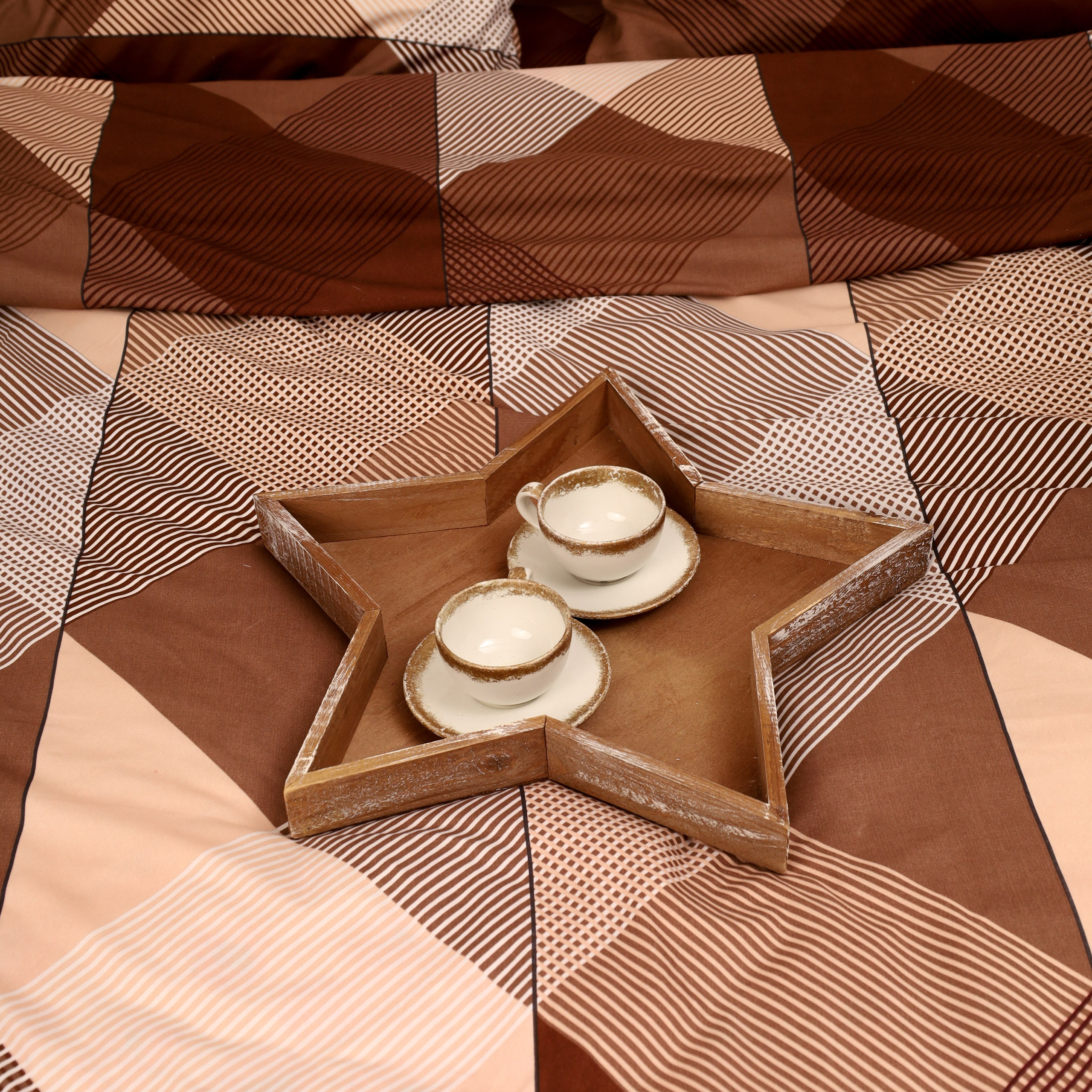 Профессиональная съемка для демонстрации роскошных текстур постельного белья.