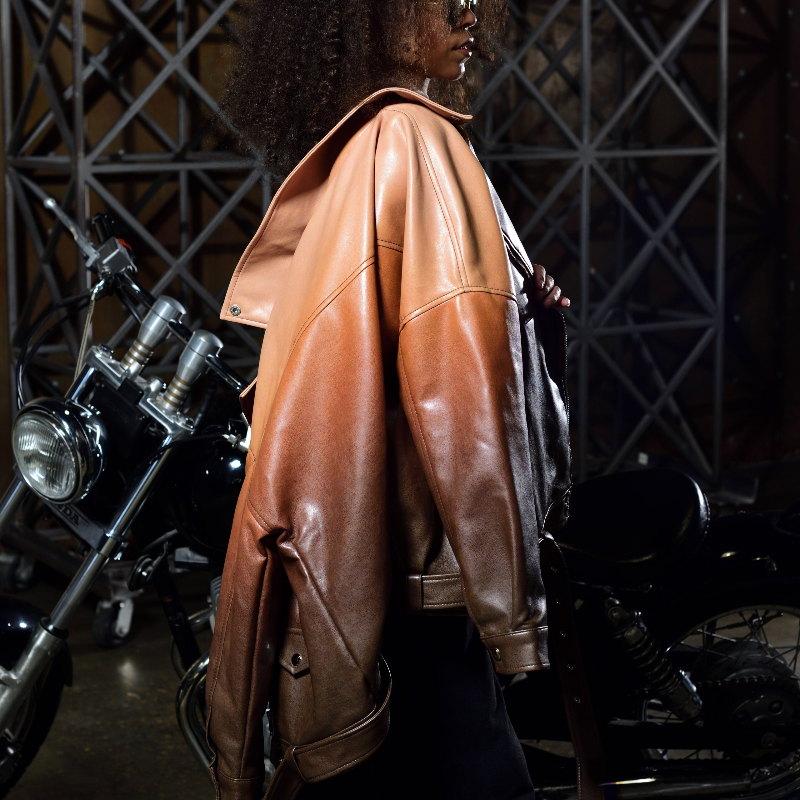 Женская одежда-предметная съемка для маркетплейсов old | Sale Easy