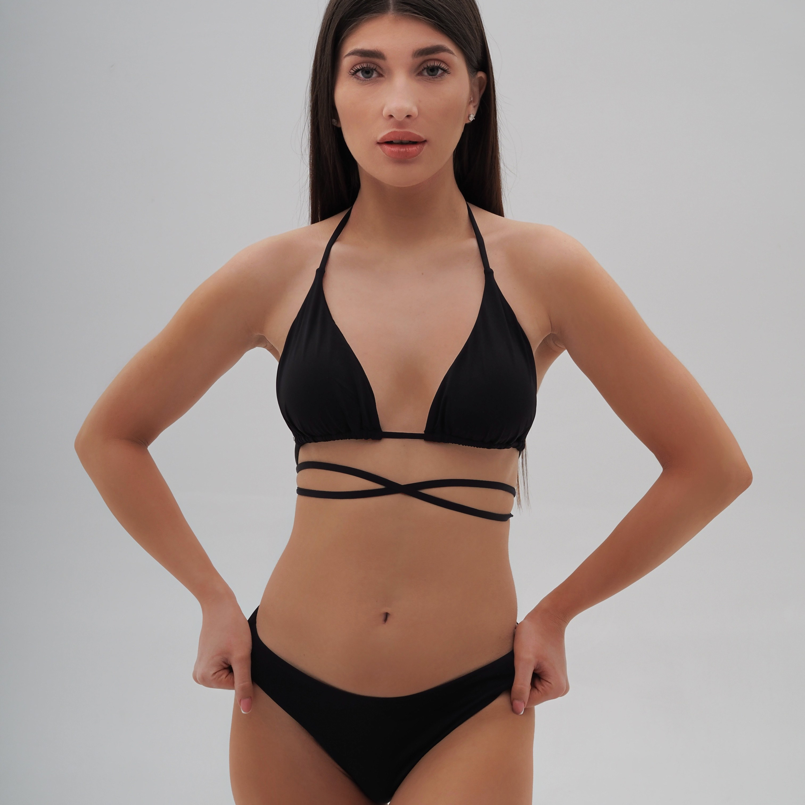 Эстетичная съемка, подчеркивающая мягкие линии и привлекательные силуэты