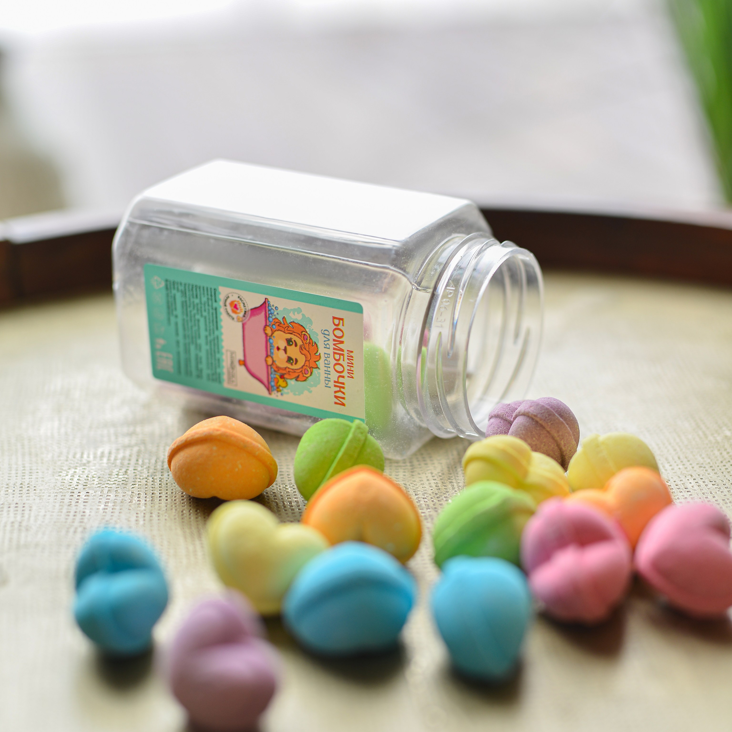 Профессиональная съемка, акцентирующая внимание на уникальных ароматах и их нотах.