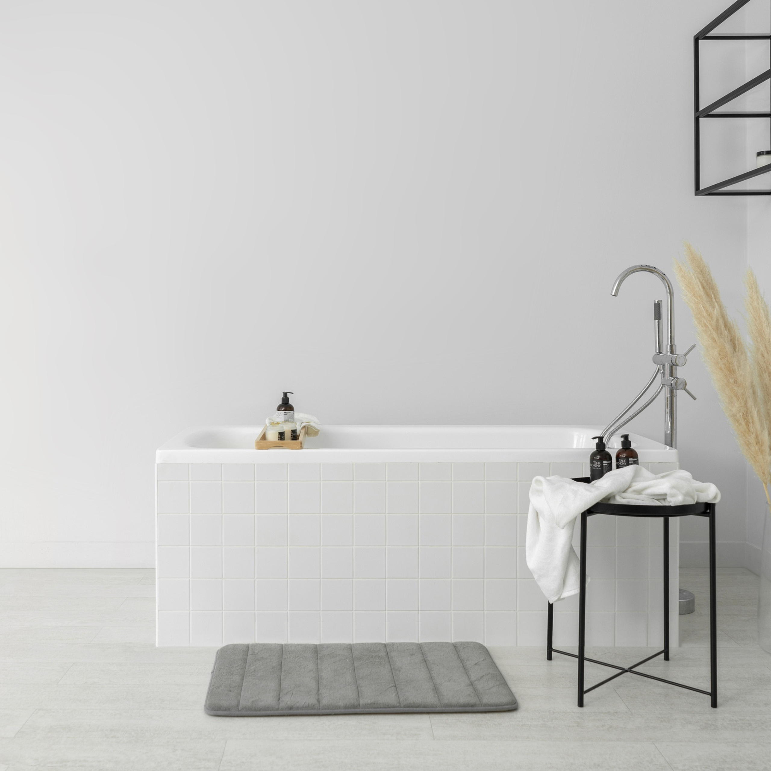 BELKA & STRELKA — зал кухня/ванная