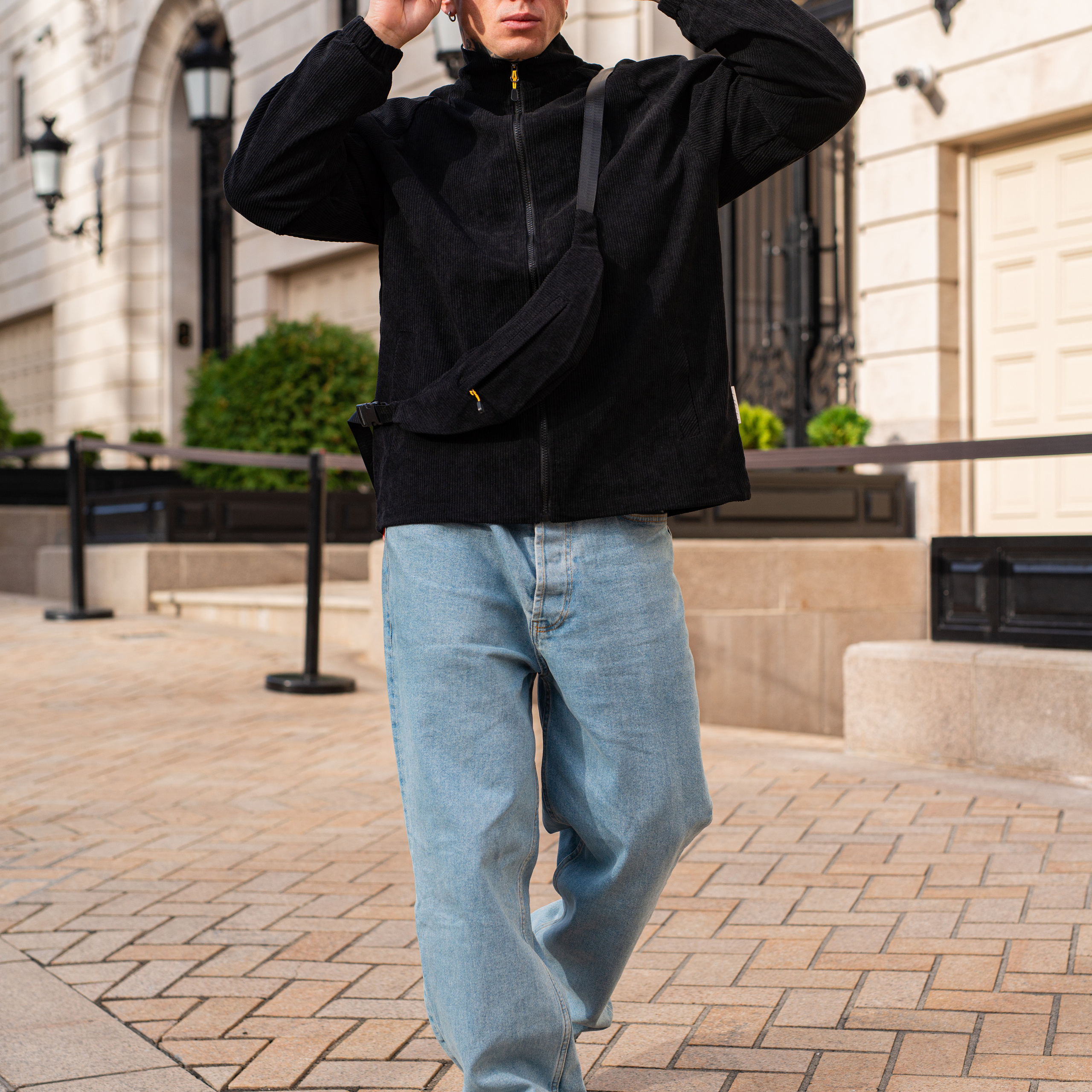 Предметное фото - современные мужские наряды.