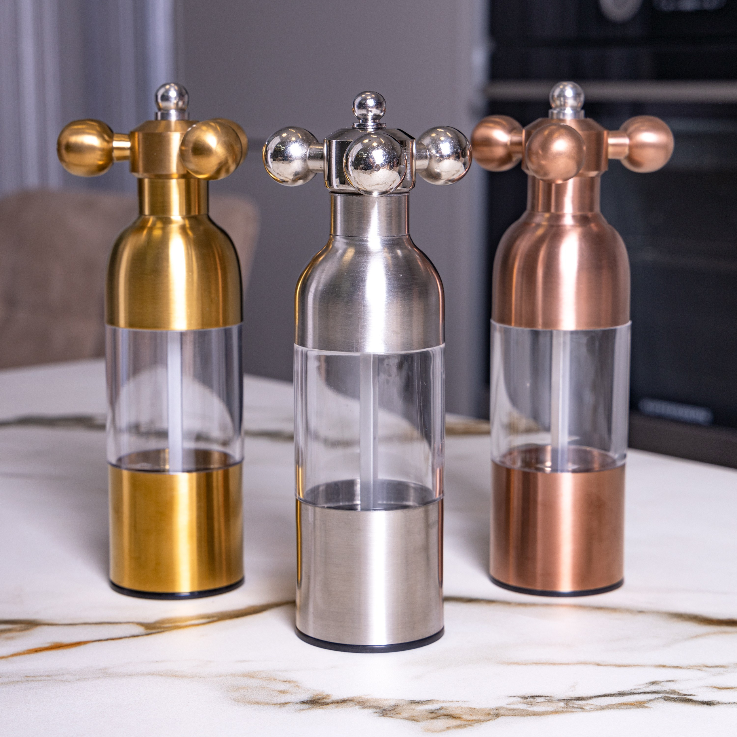 Эстетичная съемка для подчеркивания простоты и элегантности товаров для дома.