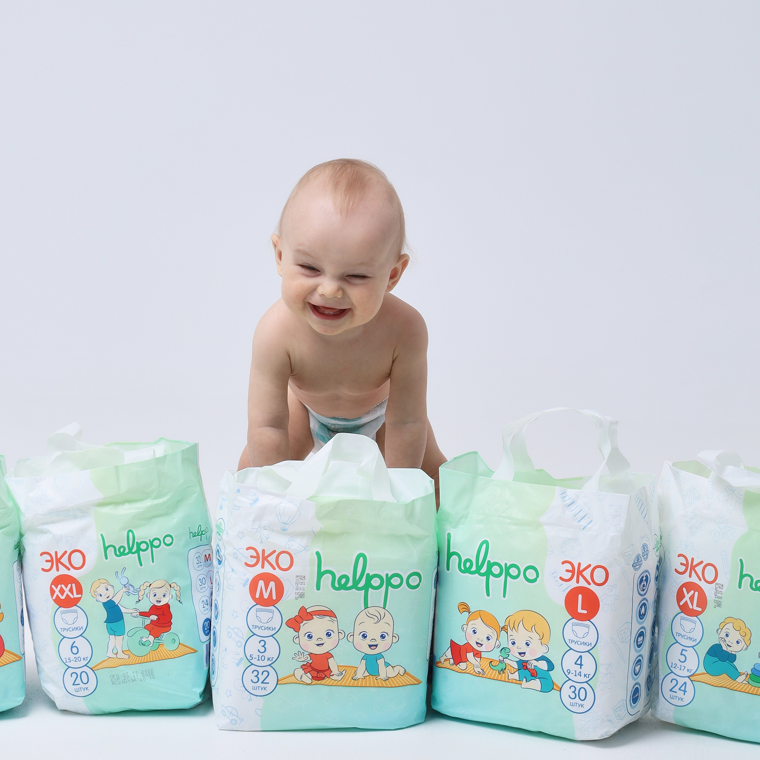 Предметная съемка детских товаров, создающая атмосферу дружбы и сотрудничества.