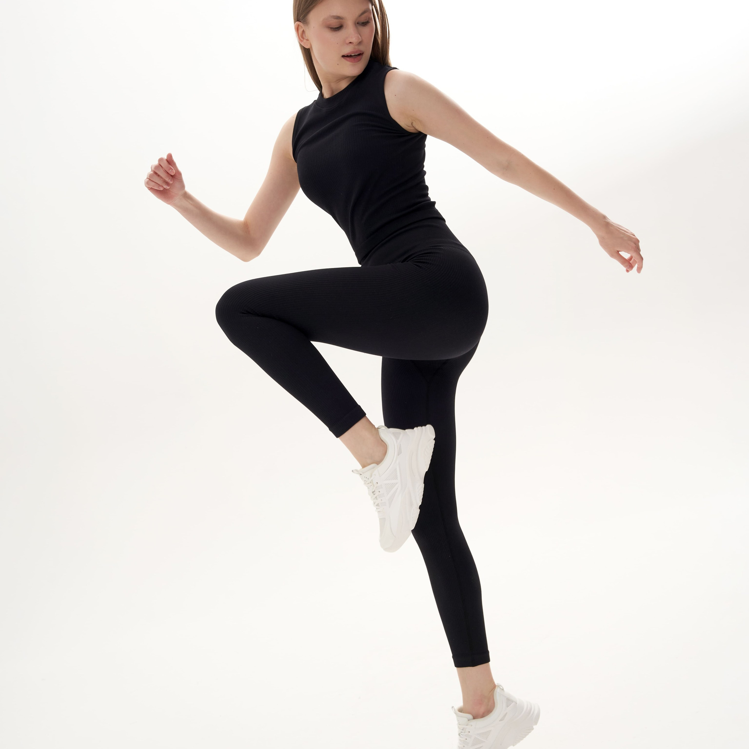 Женская одежда-предметная съемка для маркетплейсов old | Sale Easy