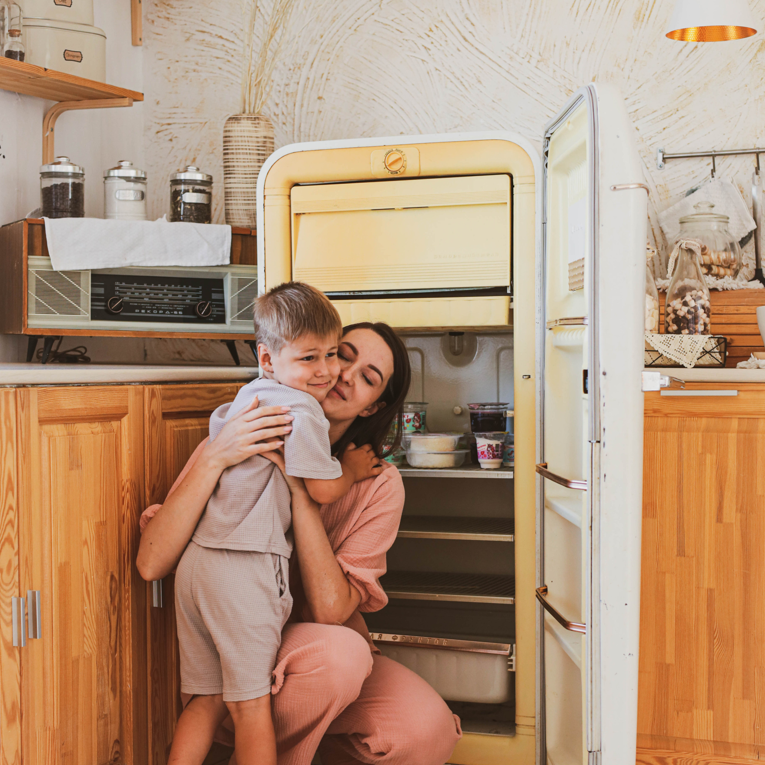 Предметное фото еды и напитков - изысканные вкусы, представленные в привлекательной форме.