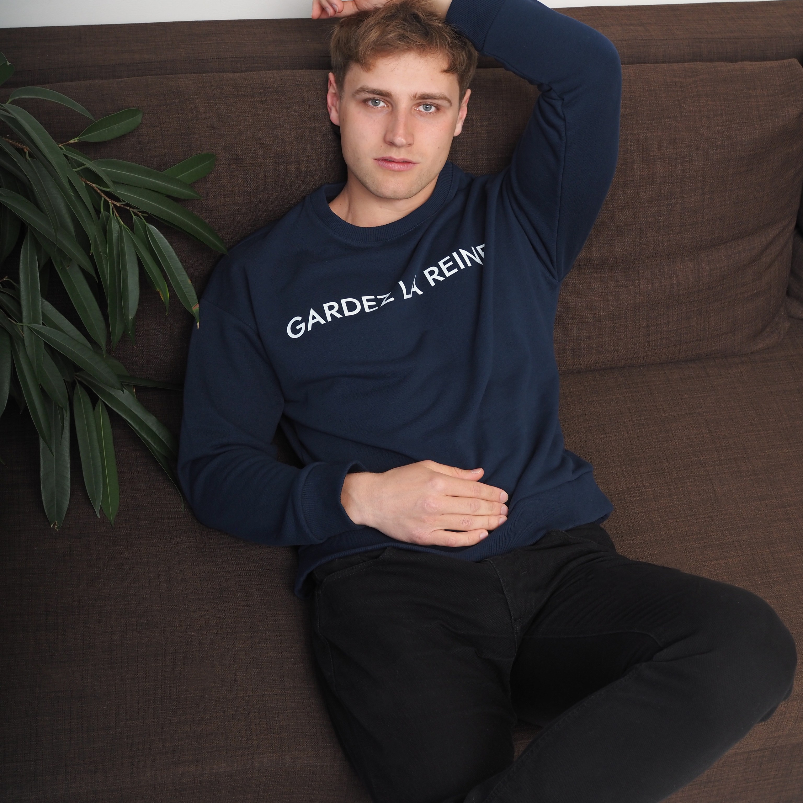 Съемка в динамике для передачи движения и легкости мужских нарядов