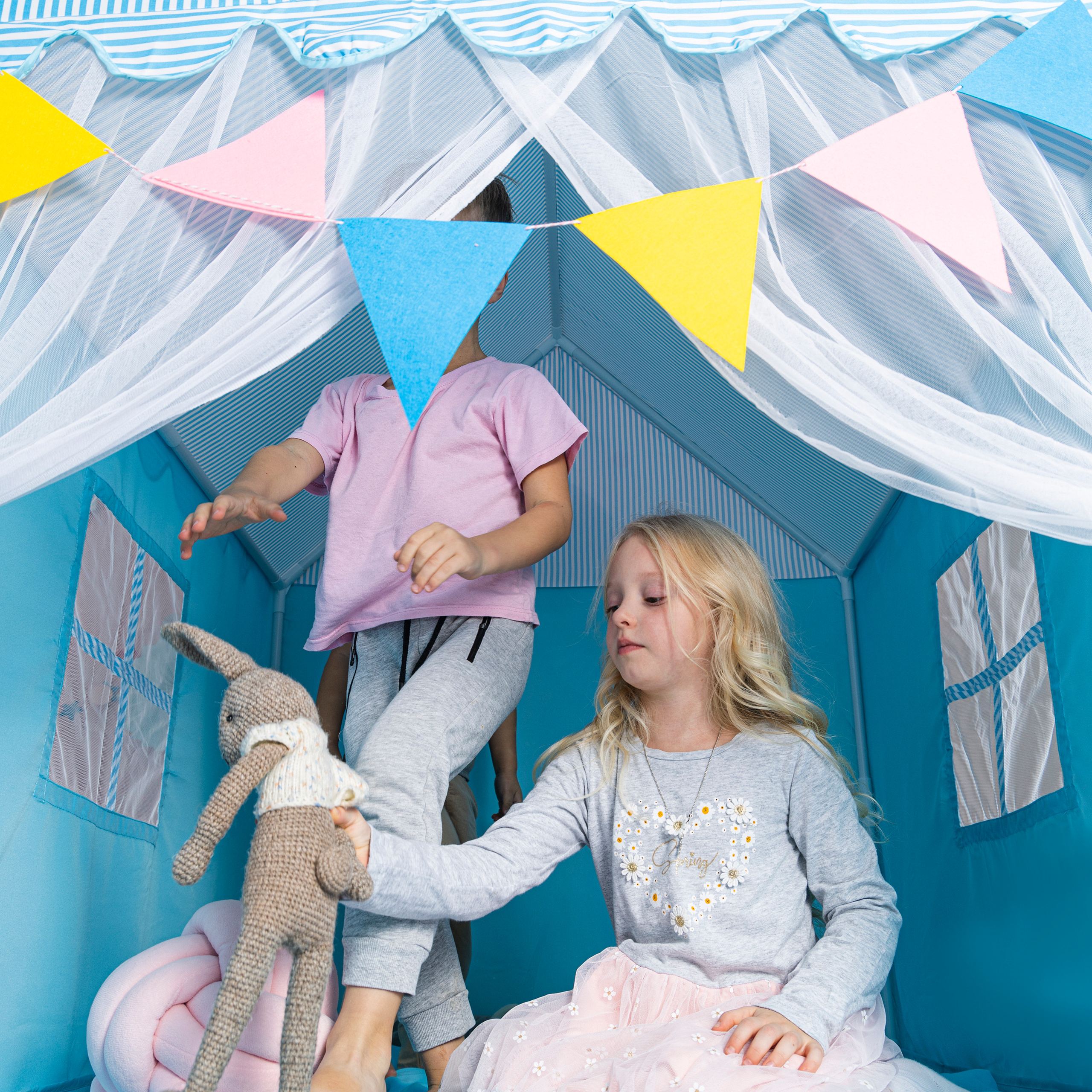 Предметное фото детских товаров - радость и удовлетворение вашего ребенка от каждой новой покупки.