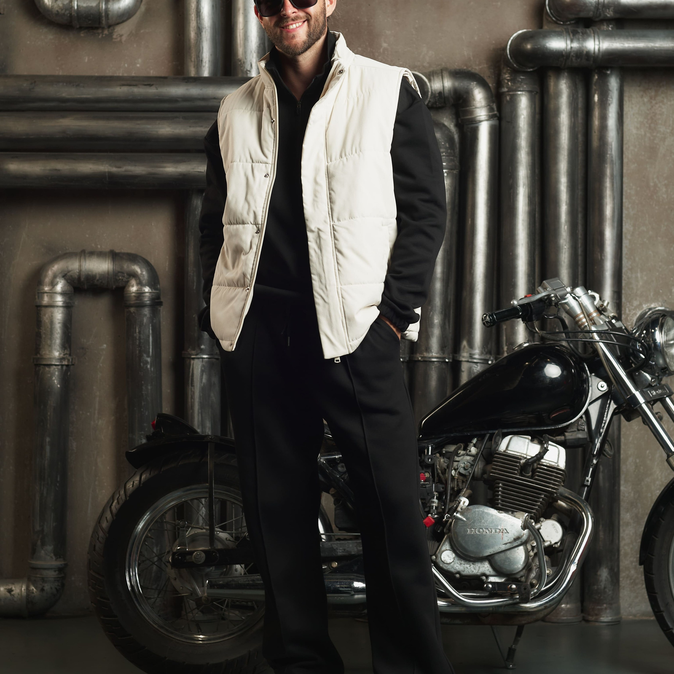 Предметная съёмка мужской одежды для маркетплейсов old | Sale Easy