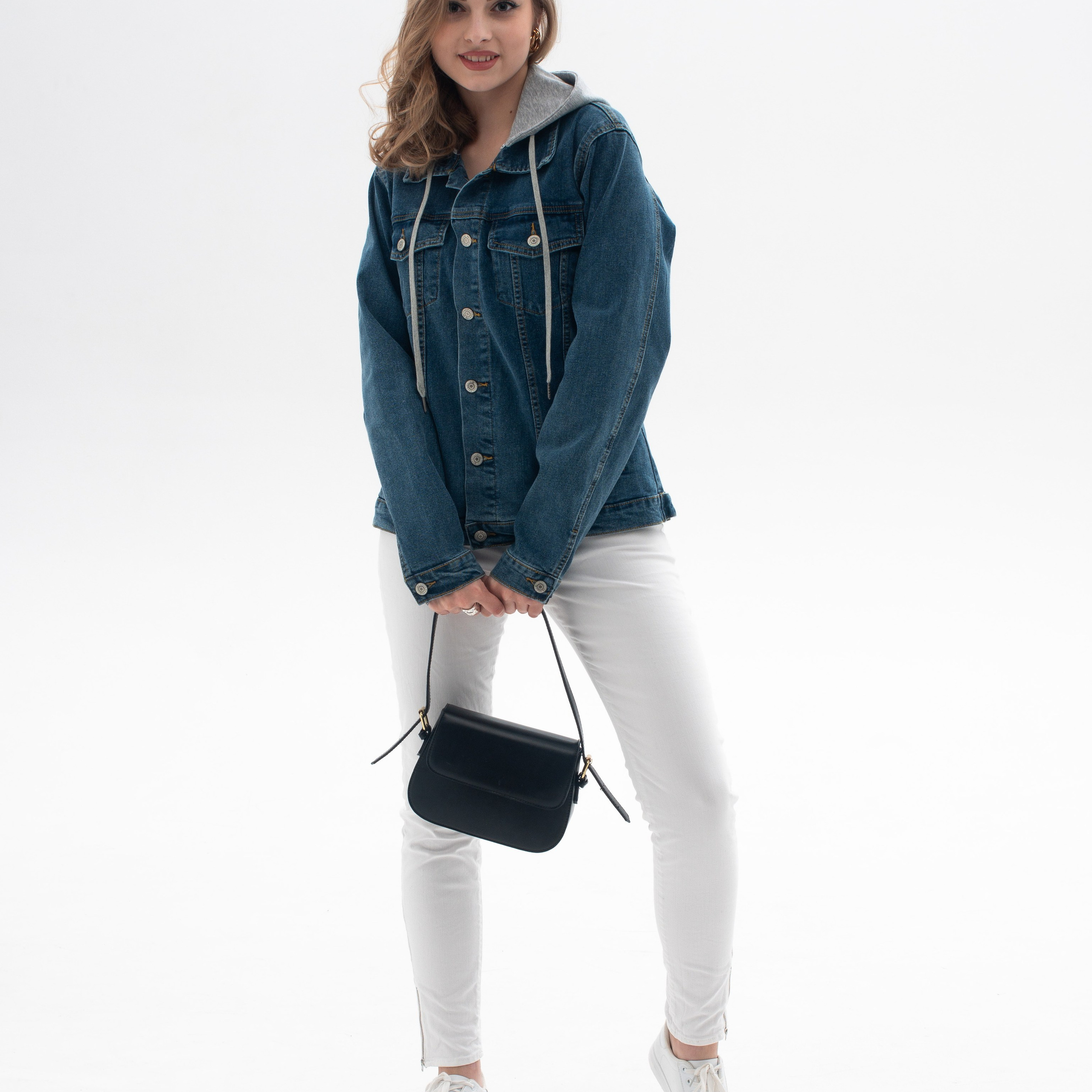 Профессиональная съемка с фокусом на сезонные коллекции и актуальные тренды