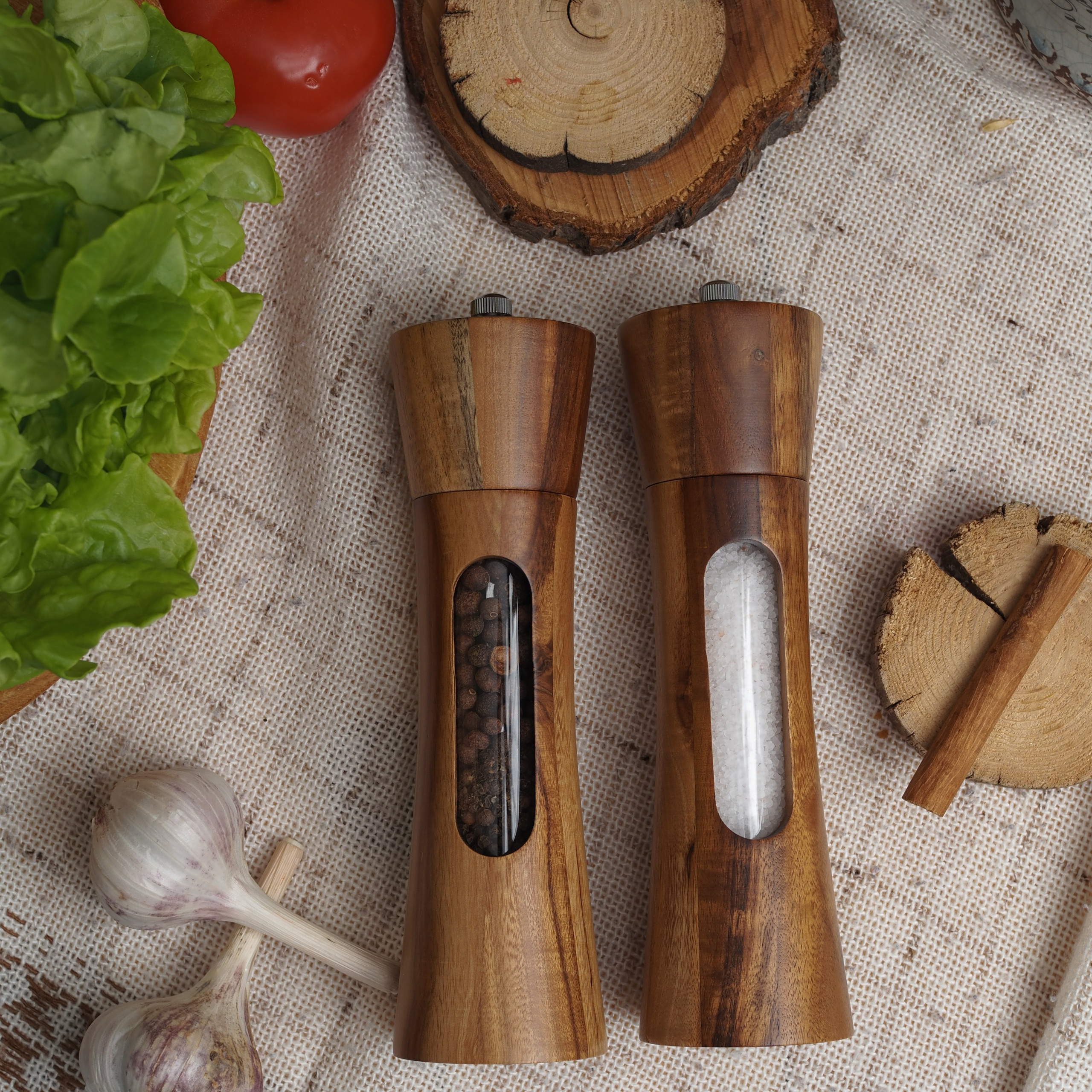 Эффектная съемка для выделения эксклюзивных дизайнерских предметов.