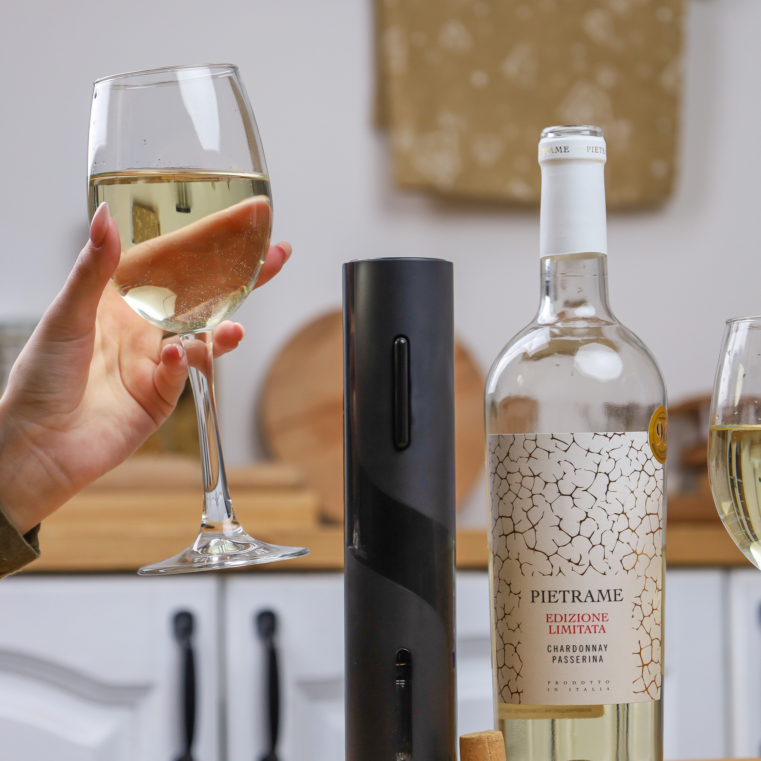 Предметное фото - бытовые товары для дома, делающие жизнь более удобной.