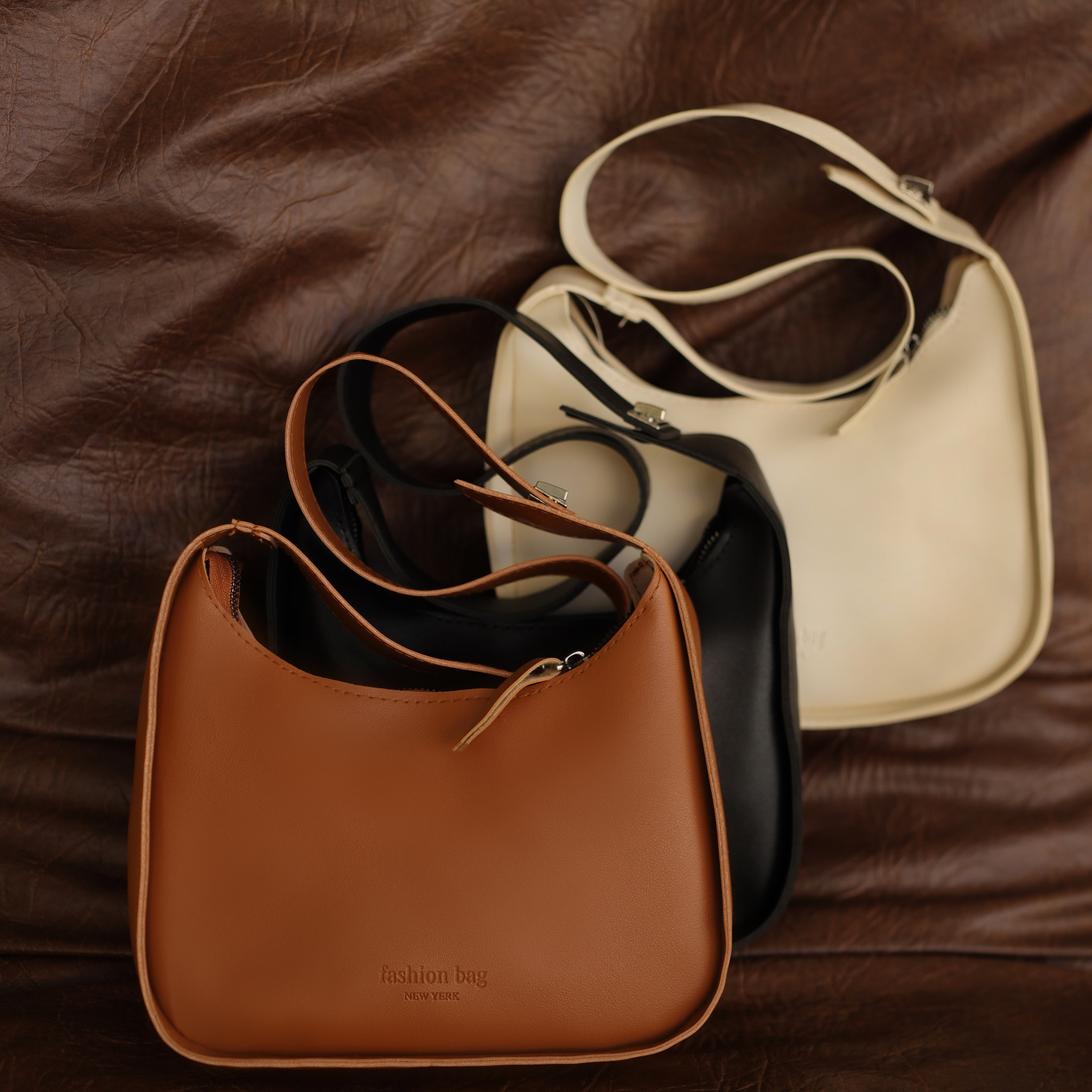 Предметное фото сумок - стильные и практичные решения для вашего повседневного использования.