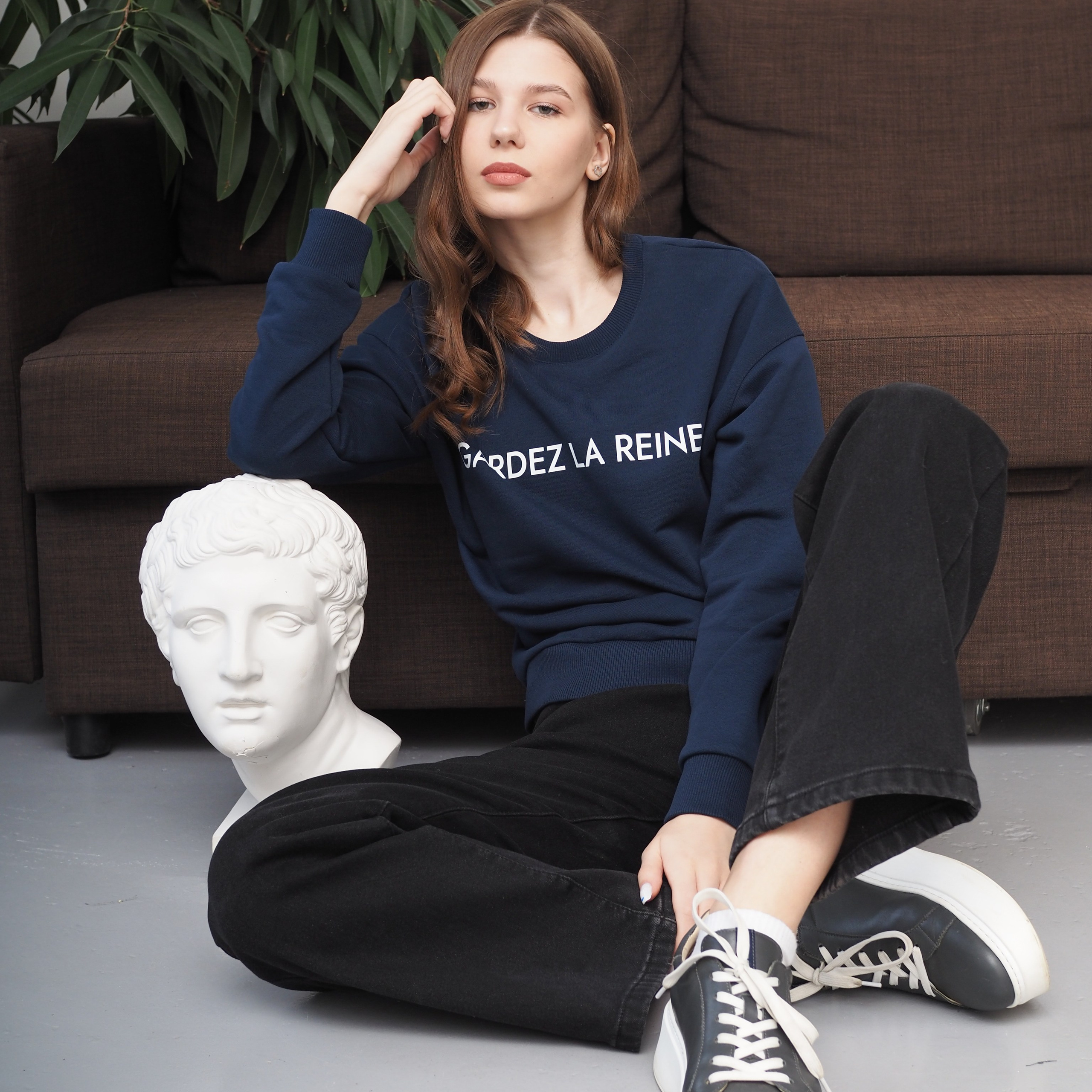 Эффектная съемка, подчеркивающая яркие акценты и текстуры тканей