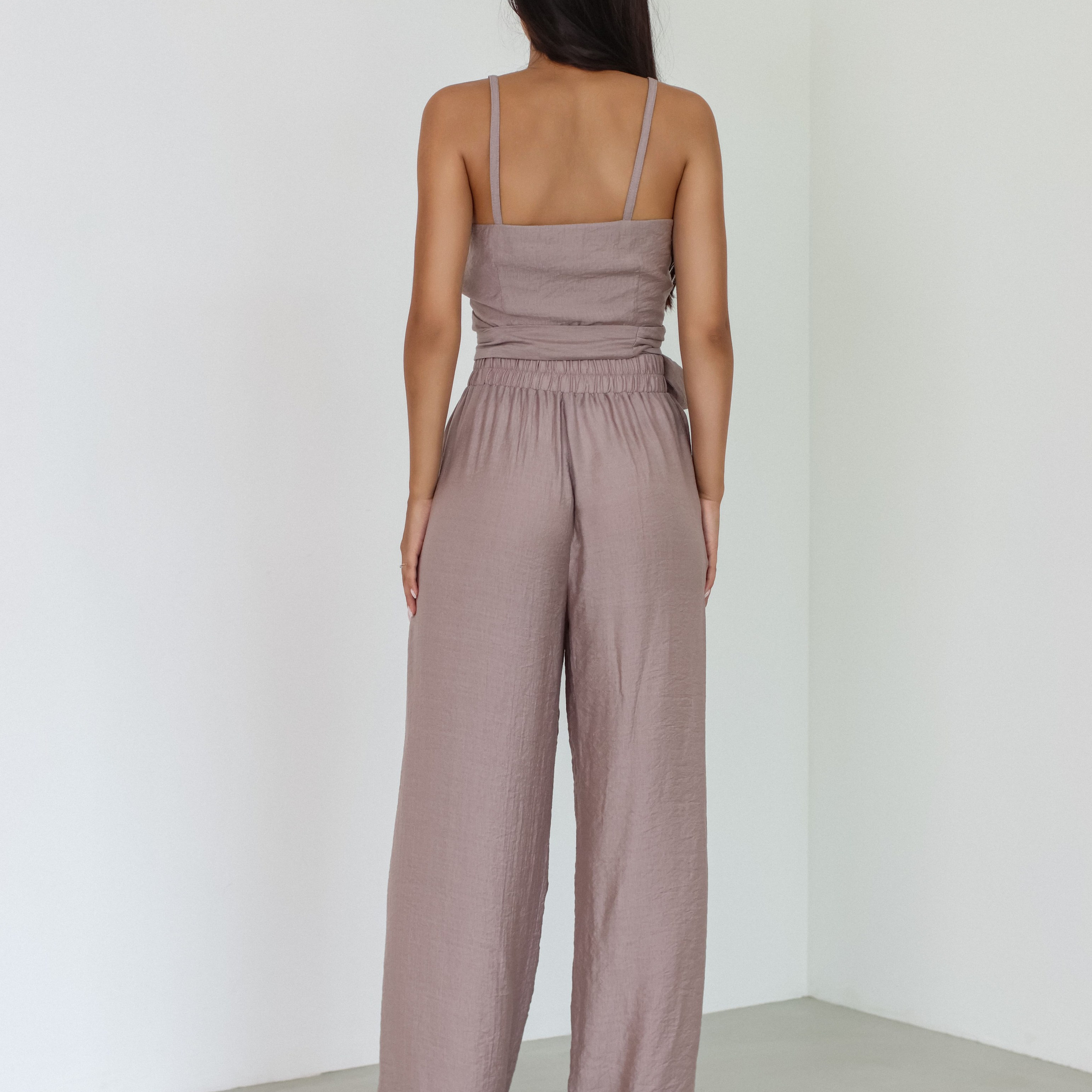 Женская одежда-предметная съемка для маркетплейсов old | Sale Easy