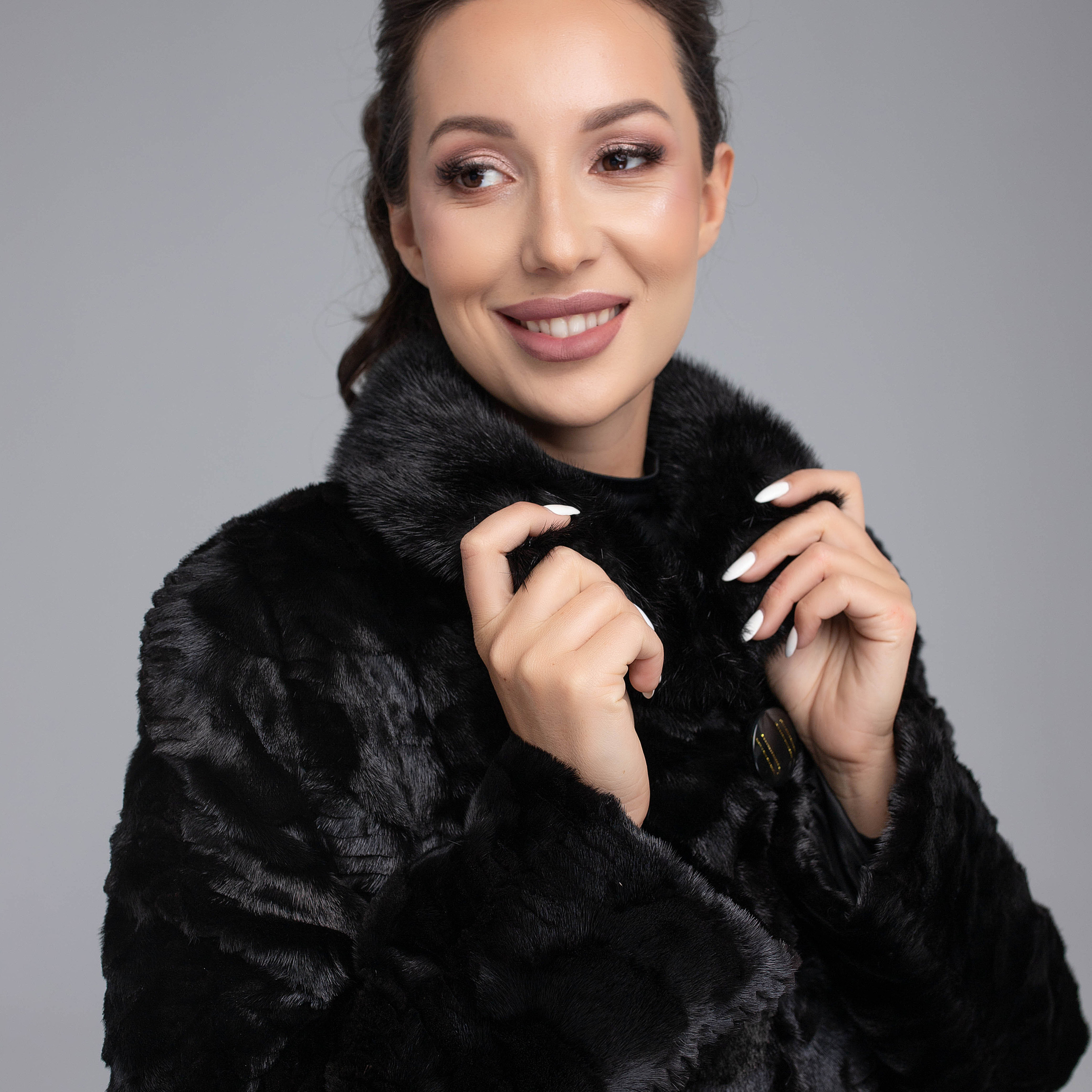 Предметное фото-мода в визуальном фокусе.