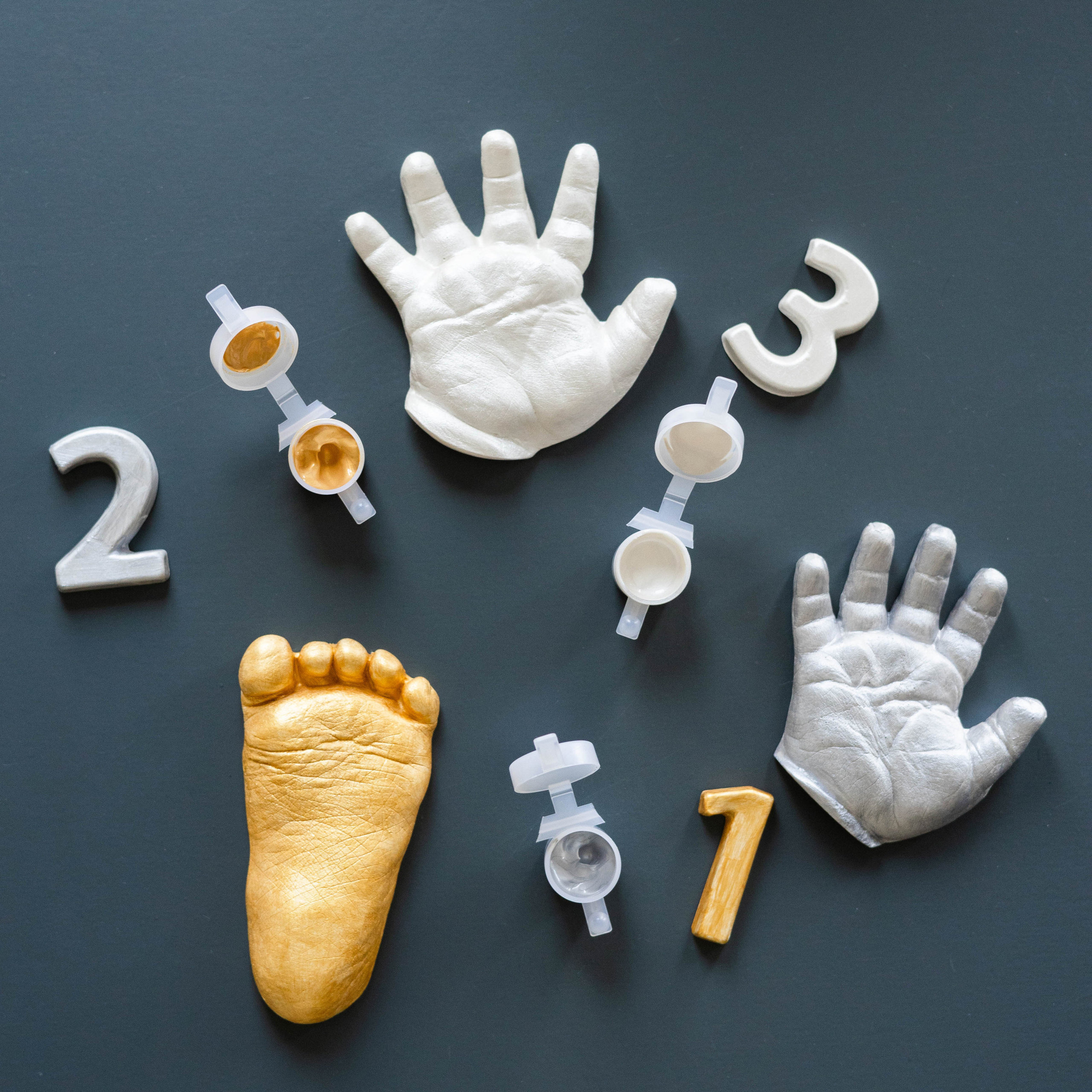 Предметное фото детских товаров - качественные и стильные товары для маленьких модников и модниц.