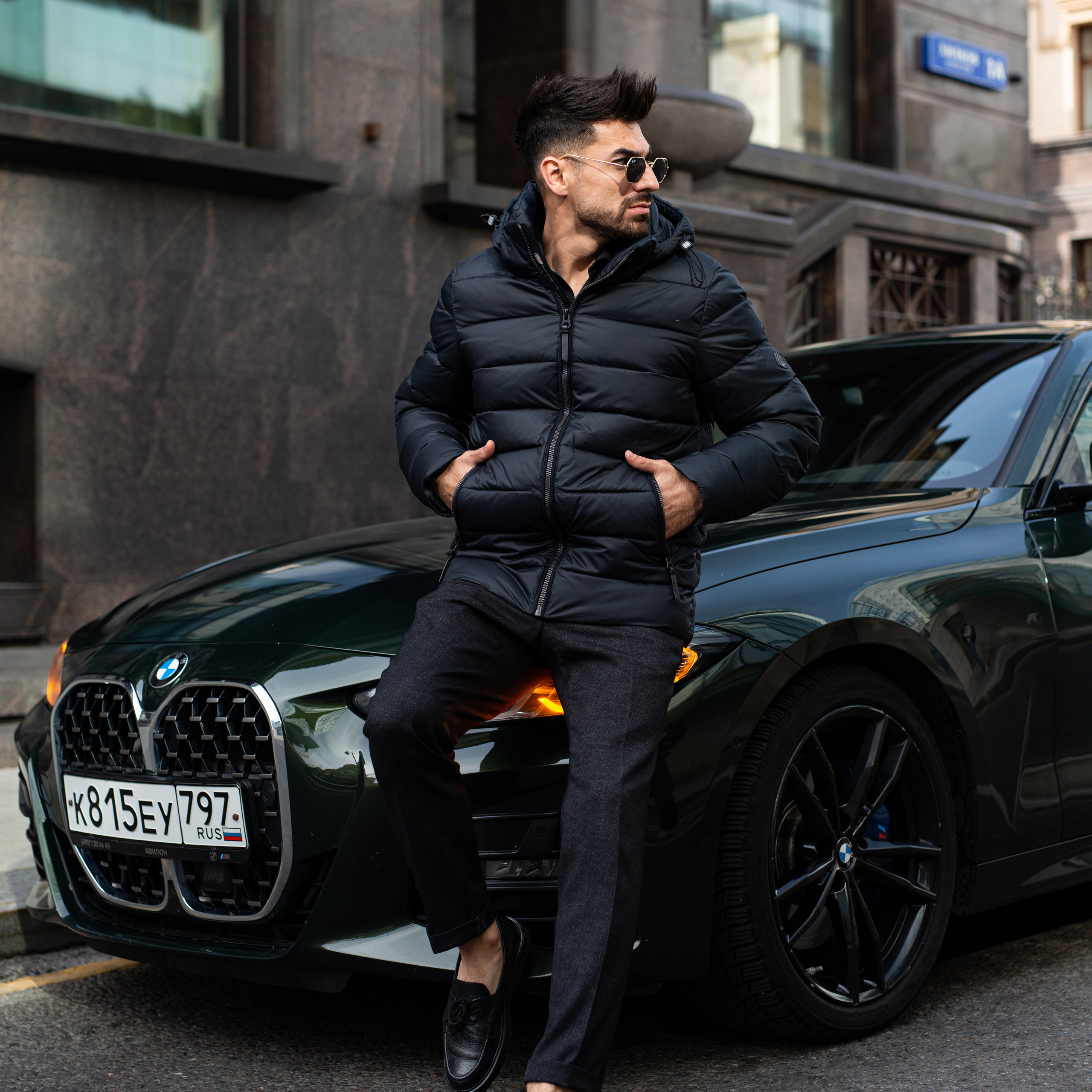 Предметное фото - практичные мужские наряды.