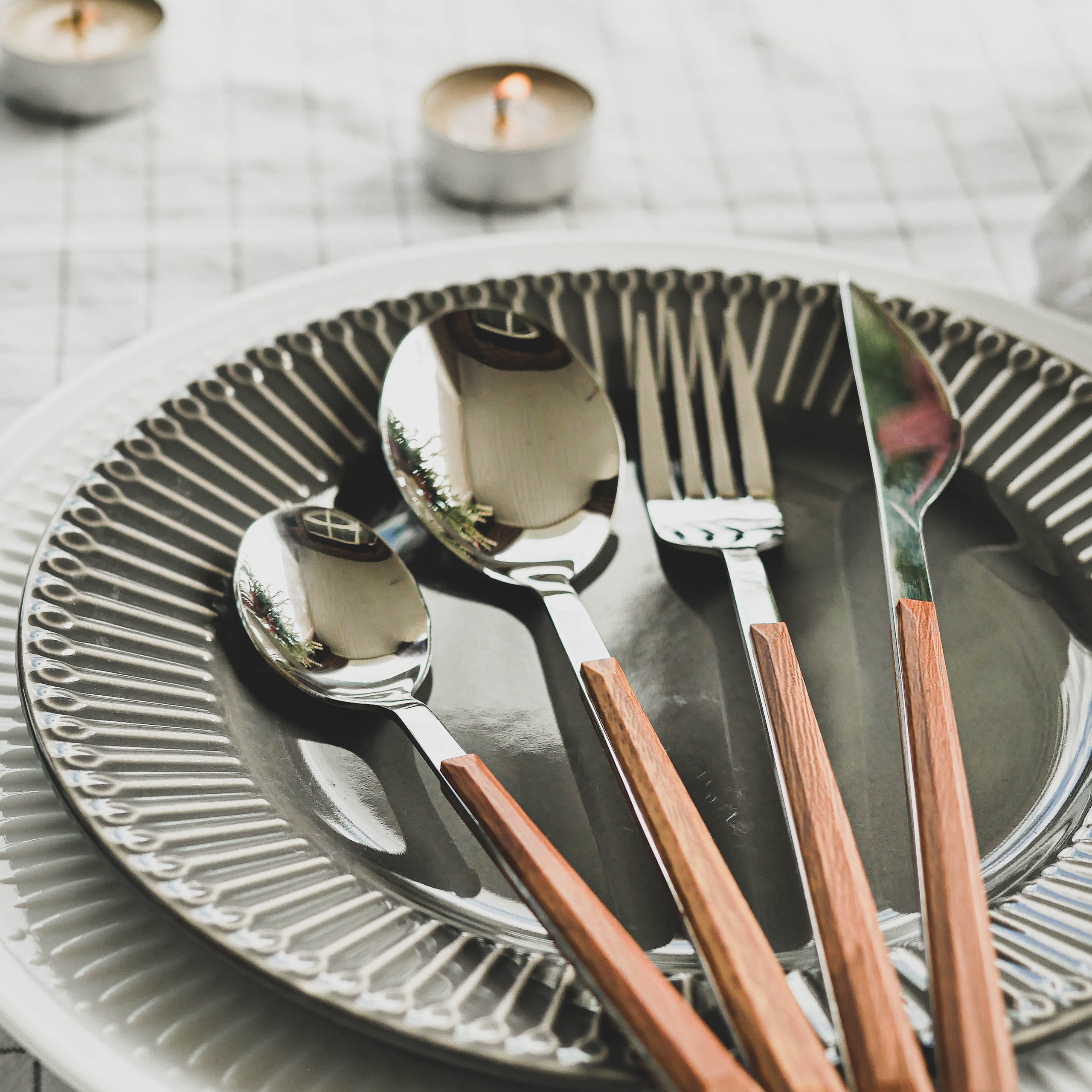 Предметное фото - надежные и стильные посудные изделия для каждой кухни.