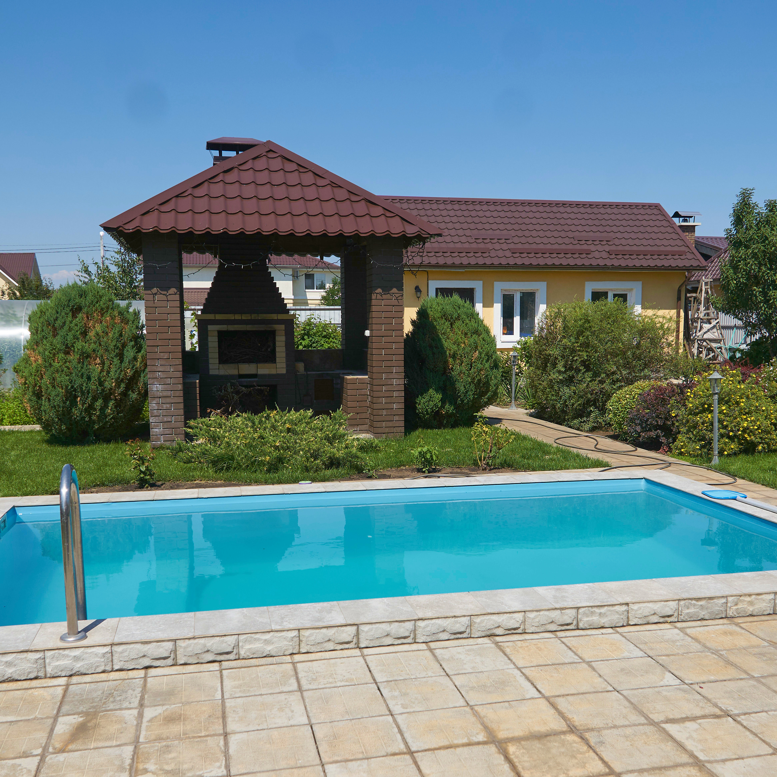 Праздник у бассейна