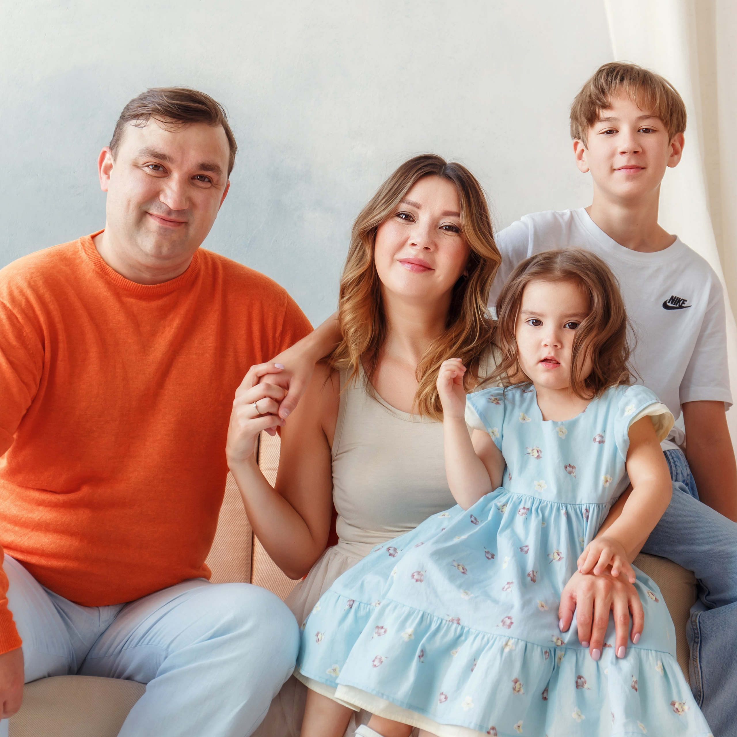 Марина с семьей (фотосессия_классика)