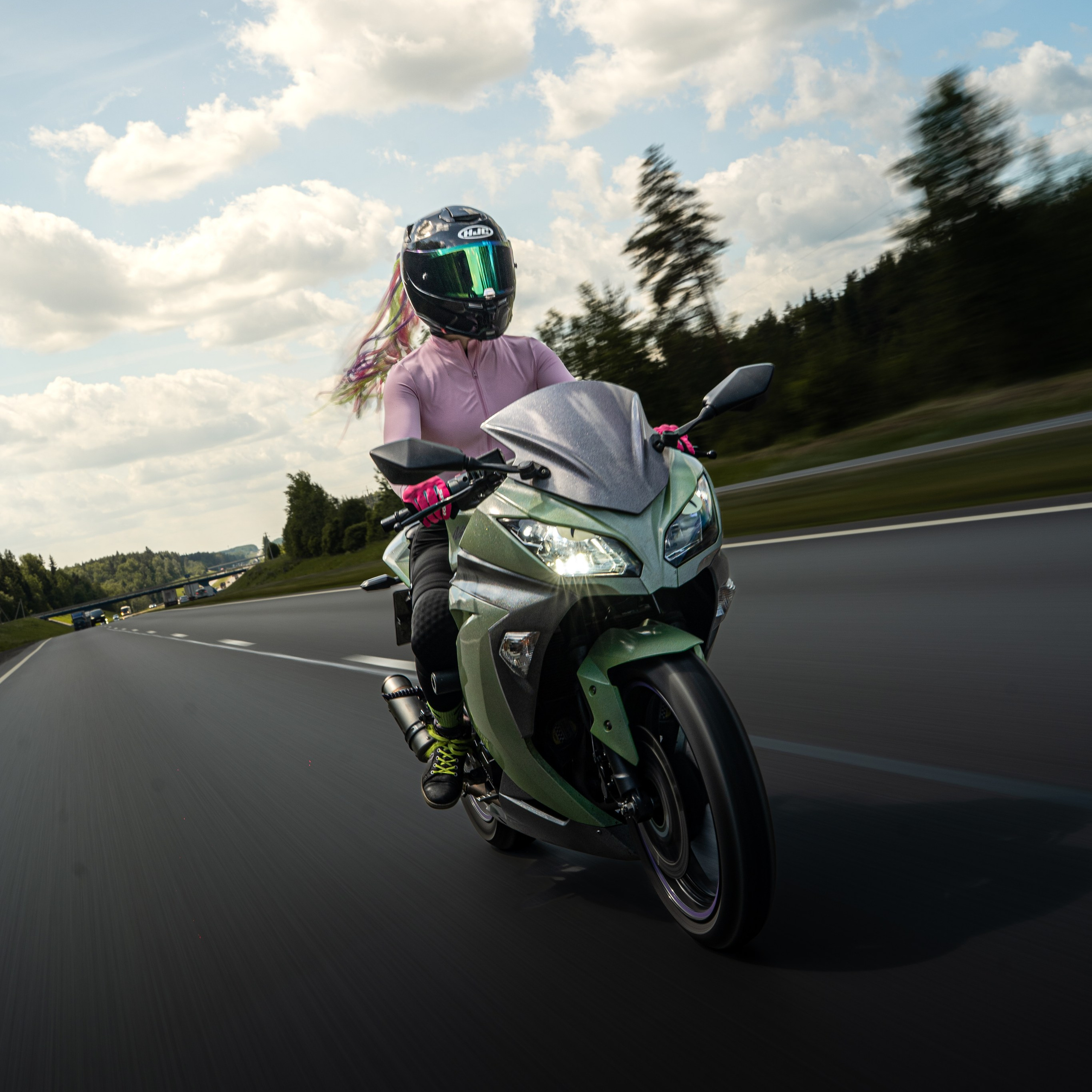 GIRL | MOTO