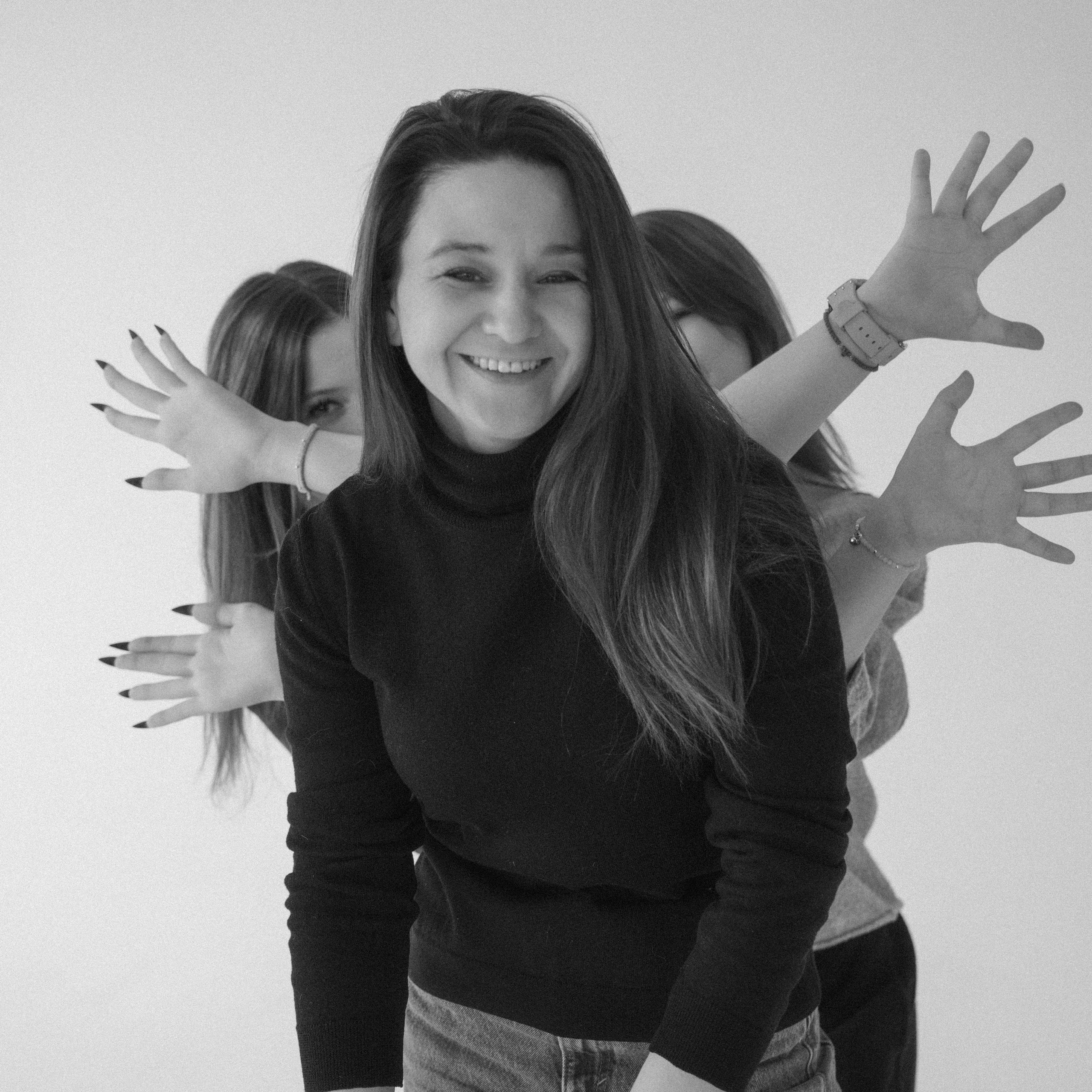 АНЯ и ДЕВОЧКИ