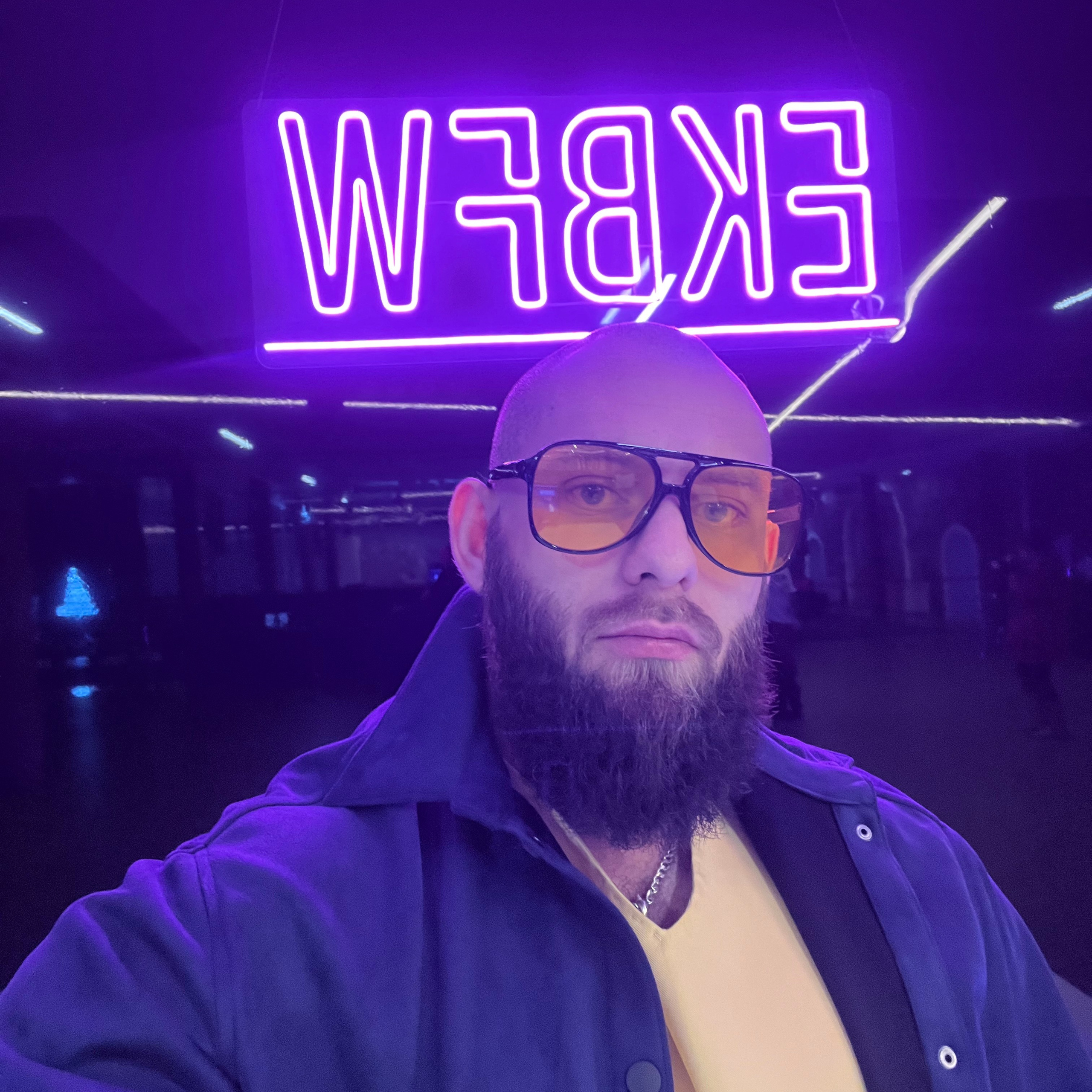 Отзывы. Фотограф Екатеринбург. Портретный fashion свадебный предметный фотограф для маркетплейсов (Озон Wildberries Мегамаркет) Андрей Наговицин