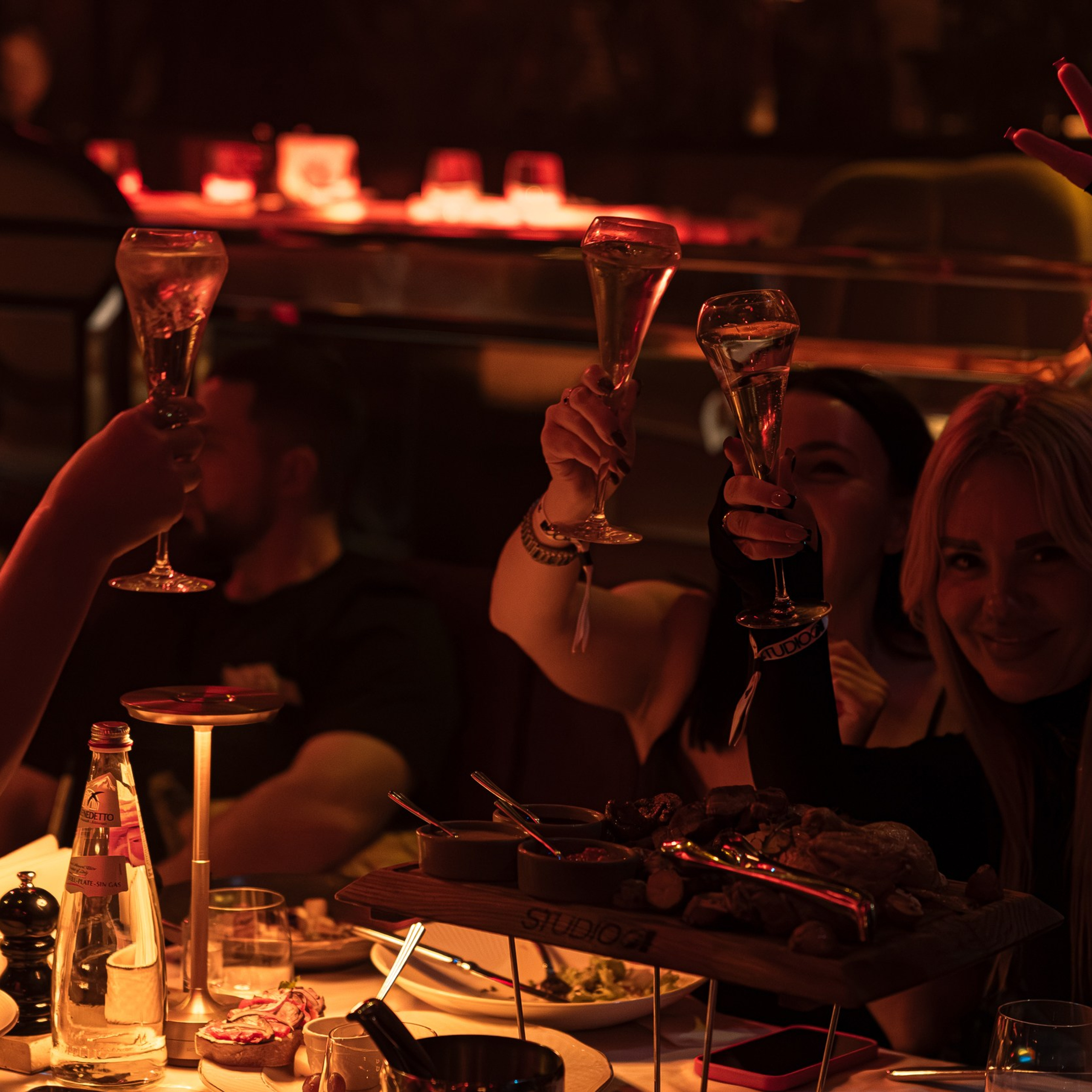 Circus 64. Репортажный и свадебный фотограф в Краснодаре Владислав Рыжов