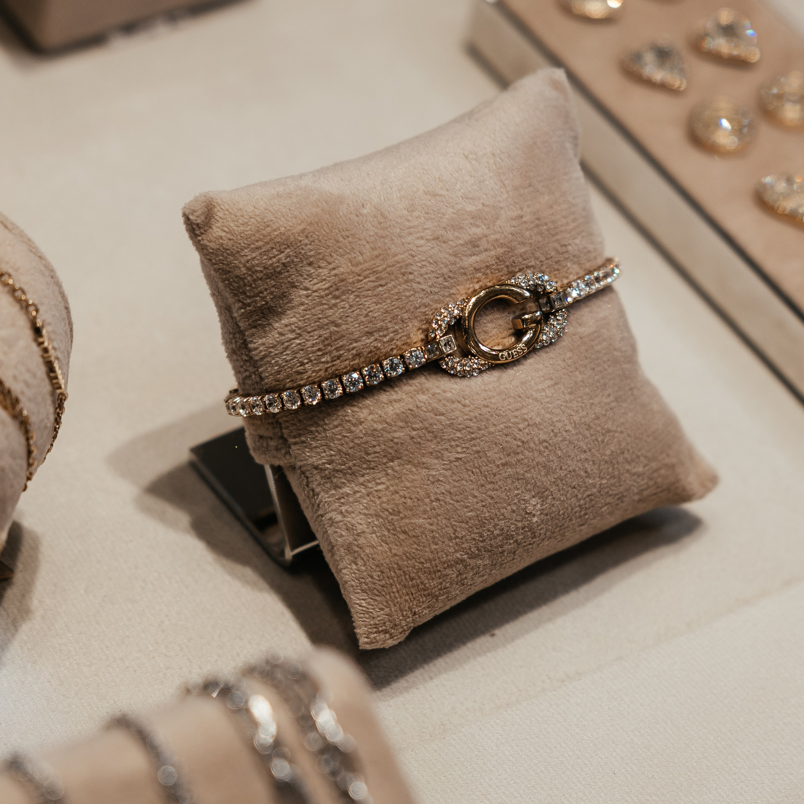 Guess. Репортажный и свадебный фотограф в Краснодаре Владислав Рыжов