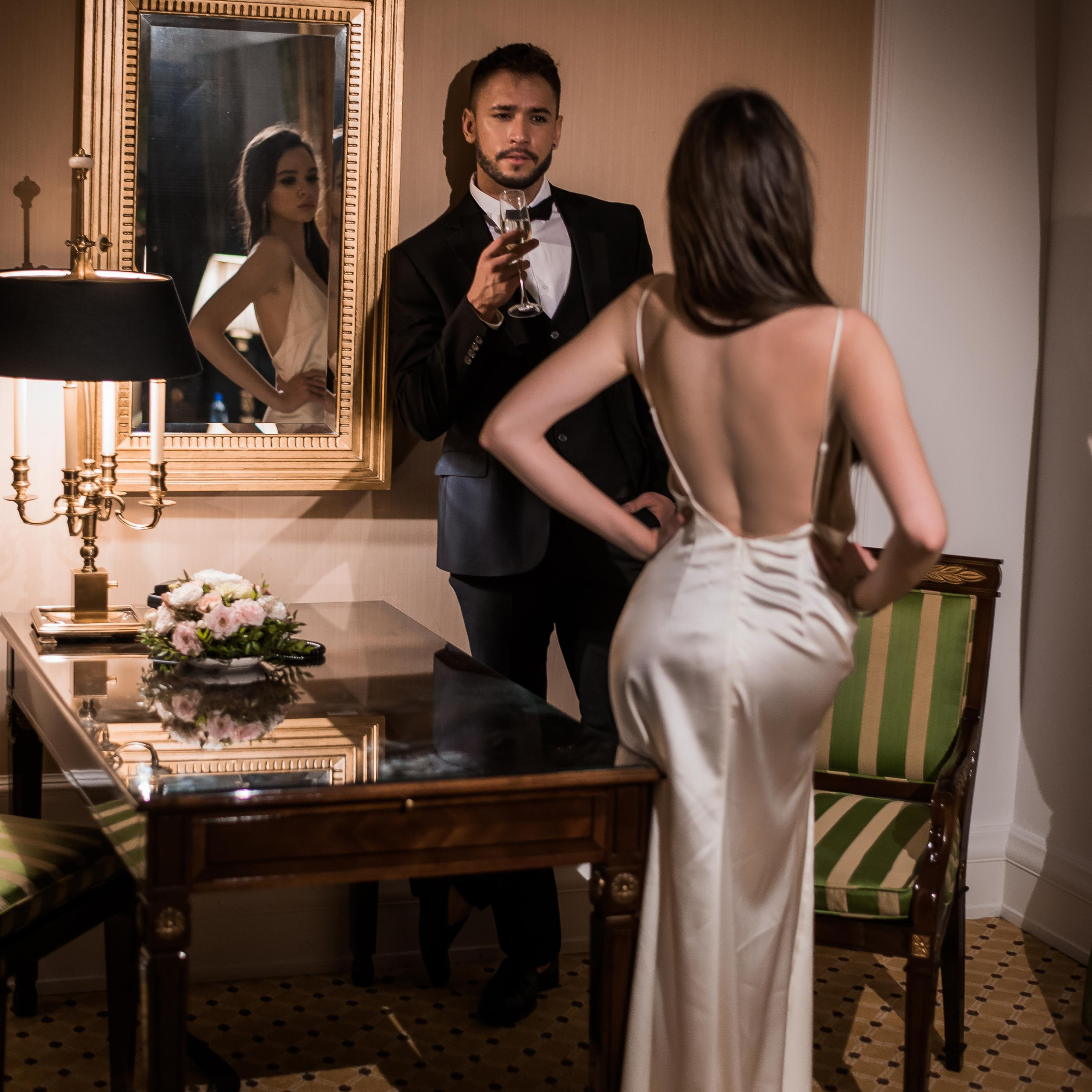 love-story, страсть, свадебная съемка в отеле