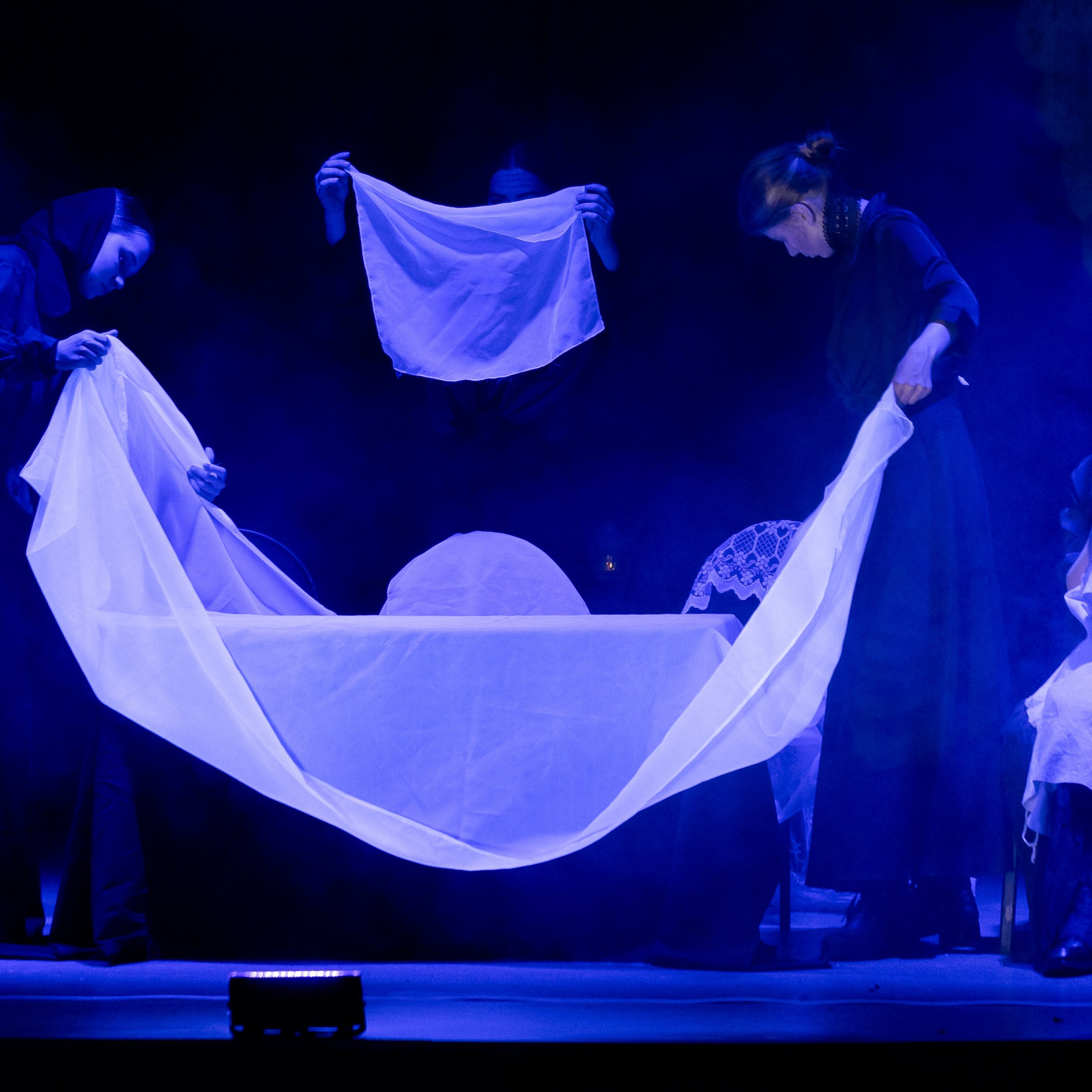 Театральная постановка ДОМ. Фотография, которая говорит о тебе