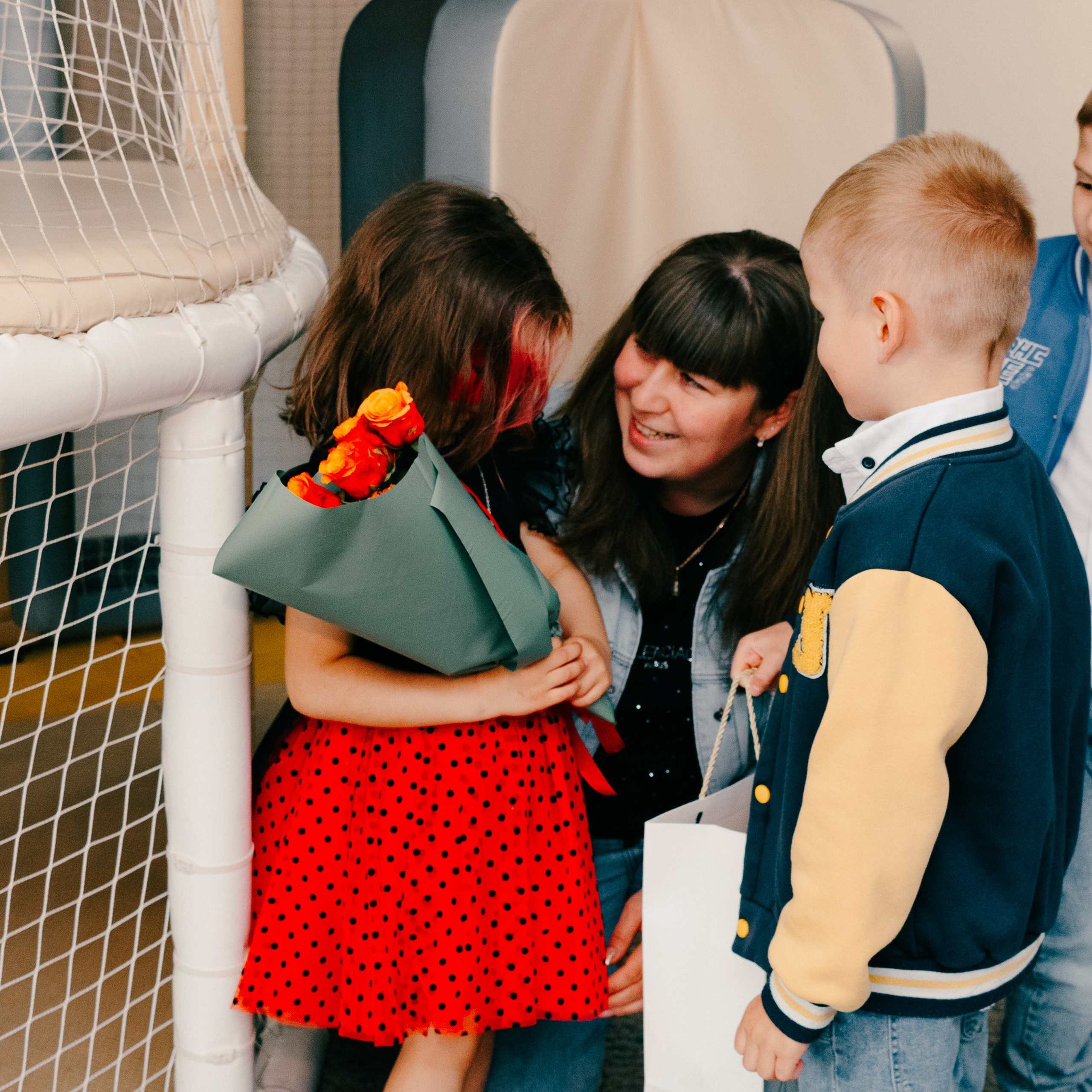 с днём рождения, Мия 25