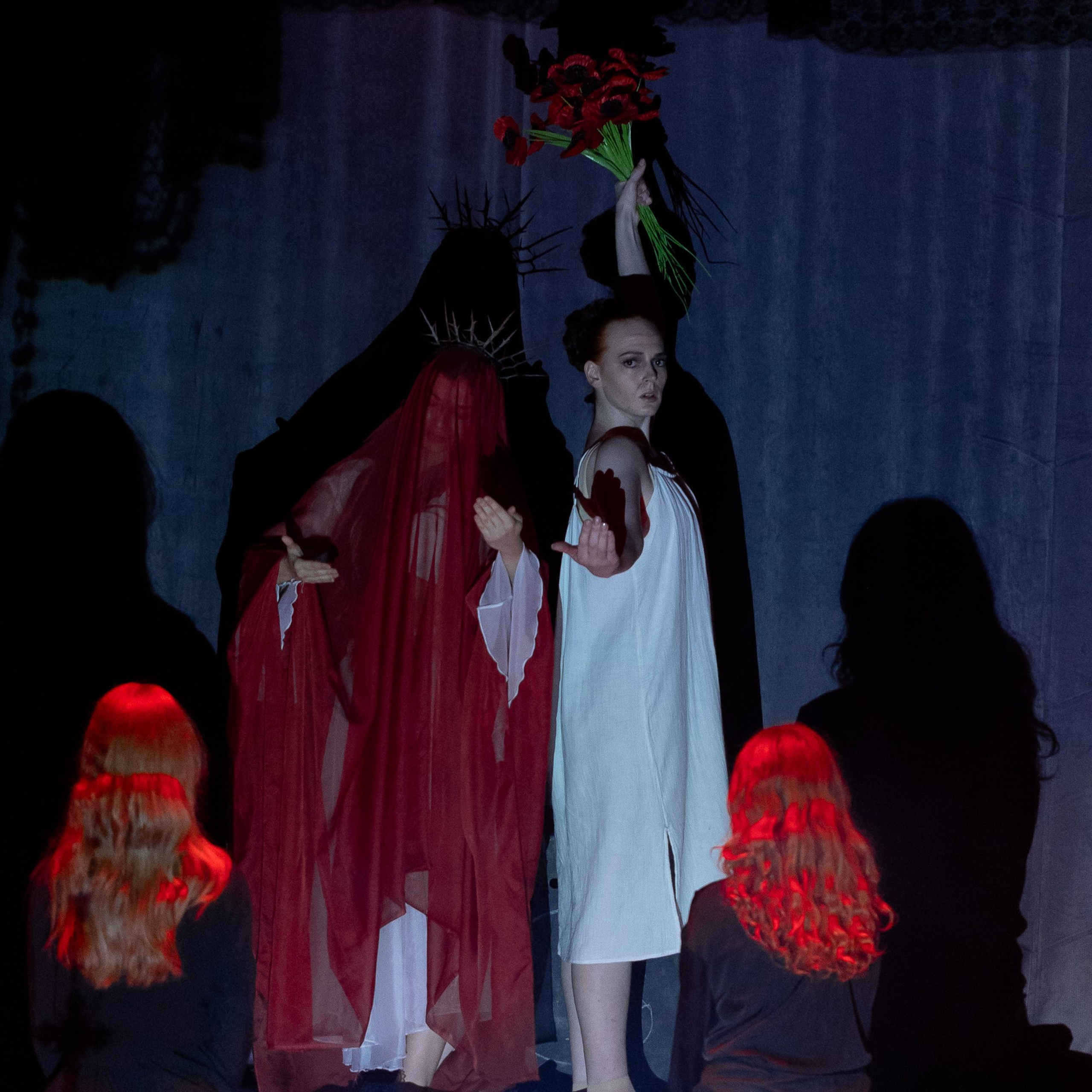 Театральная постановка ДОМ. Фотография, которая говорит о тебе